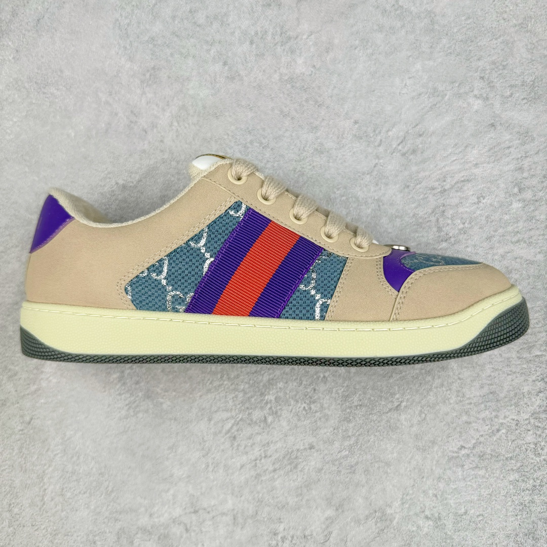 图片[2]-💰180 ＃福利特价‼Gucci Screener sneaker 古驰双G小脏鞋系列复古怀旧校园风低帮板鞋 全套原楦原纸版原鞋开模0纯手工水洗做旧处理 侧面条纹饰带 原厂定制 原厂数据电绣 清晰立体 全鞋电脑针车 紧密相连 针距密度一致 环保乳胶注塑鞋垫 厚度脚感还原原版 皮面裁剪部位 统一油边封口工艺 右脚鞋侧嵌入NFC防伪芯片装置＋鞋盒标二唯码扫描 秒进官网 专柜全套包装 防尘袋 说明书 质保卡 购物袋 Size：35 36 37 38 39 40 41 42 43 44 45 编码：Bby2936050-运动鞋