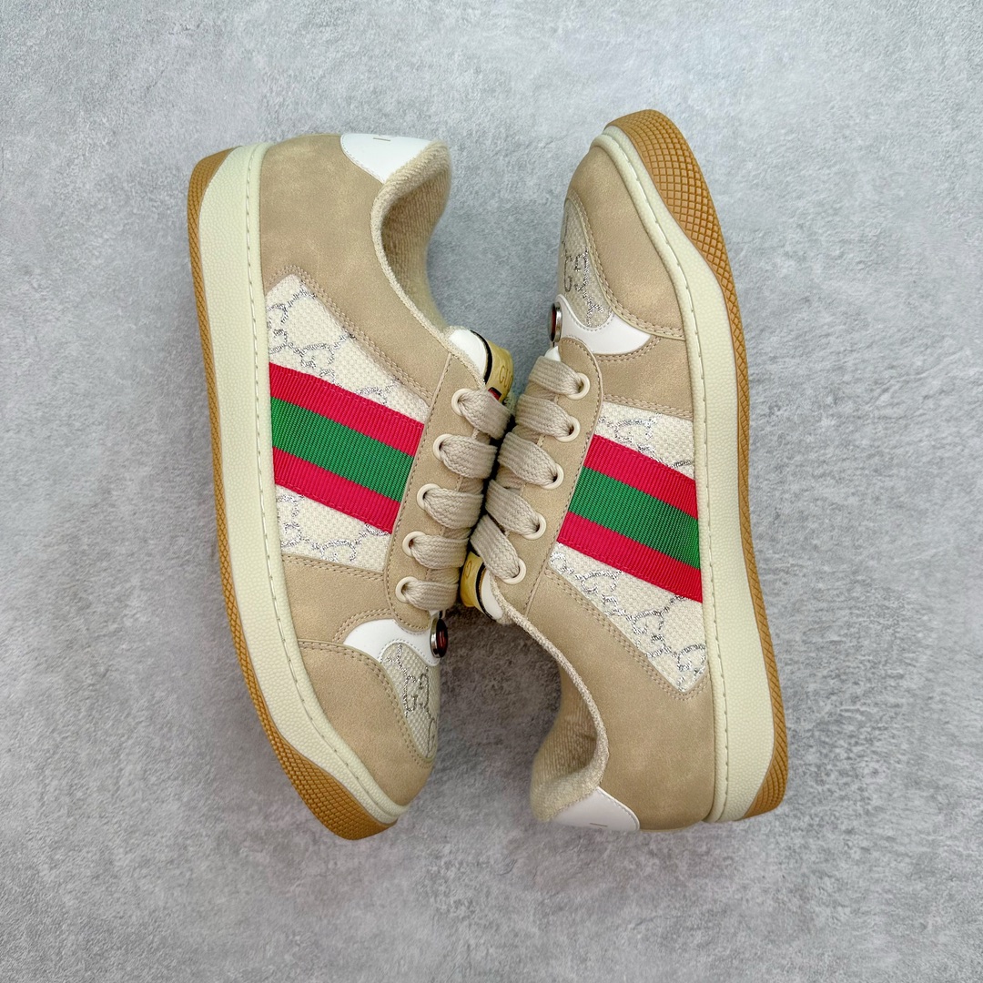 图片[3]-💰180 ＃福利特价‼Gucci Screener sneaker 古驰双G小脏鞋系列复古怀旧校园风低帮板鞋 全套原楦原纸版原鞋开模0纯手工水洗做旧处理 侧面条纹饰带 原厂定制 原厂数据电绣 清晰立体 全鞋电脑针车 紧密相连 针距密度一致 环保乳胶注塑鞋垫 厚度脚感还原原版 皮面裁剪部位 统一油边封口工艺 右脚鞋侧嵌入NFC防伪芯片装置＋鞋盒标二唯码扫描 秒进官网 专柜全套包装 防尘袋 说明书 质保卡 购物袋 Size：35 36 37 38 39 40 41 42 43 44 45 编码：Bby2936050-运动鞋