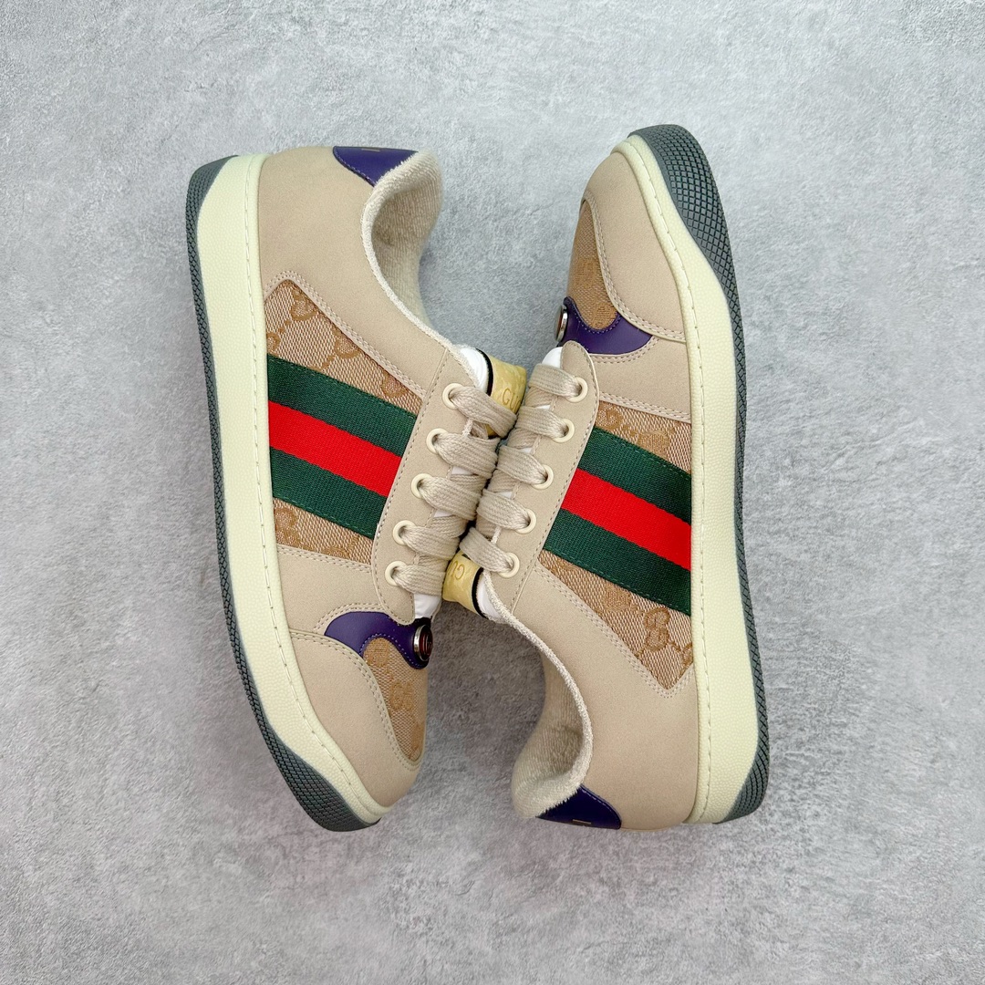 图片[3]-💰180 ＃福利特价‼Gucci Screener sneaker 古驰双G小脏鞋系列复古怀旧校园风低帮板鞋 全套原楦原纸版原鞋开模0纯手工水洗做旧处理 侧面条纹饰带 原厂定制 原厂数据电绣 清晰立体 全鞋电脑针车 紧密相连 针距密度一致 环保乳胶注塑鞋垫 厚度脚感还原原版 皮面裁剪部位 统一油边封口工艺 右脚鞋侧嵌入NFC防伪芯片装置＋鞋盒标二唯码扫描 秒进官网 专柜全套包装 防尘袋 说明书 质保卡 购物袋 Size：35 36 37 38 39 40 41 42 43 44 45 编码：Bby2936050-运动鞋