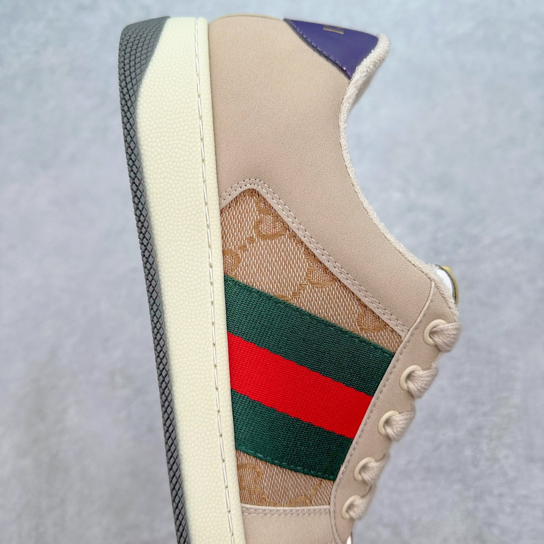 图片[6]-💰180 ＃福利特价‼Gucci Screener sneaker 古驰双G小脏鞋系列复古怀旧校园风低帮板鞋 全套原楦原纸版原鞋开模0纯手工水洗做旧处理 侧面条纹饰带 原厂定制 原厂数据电绣 清晰立体 全鞋电脑针车 紧密相连 针距密度一致 环保乳胶注塑鞋垫 厚度脚感还原原版 皮面裁剪部位 统一油边封口工艺 右脚鞋侧嵌入NFC防伪芯片装置＋鞋盒标二唯码扫描 秒进官网 专柜全套包装 防尘袋 说明书 质保卡 购物袋 Size：35 36 37 38 39 40 41 42 43 44 45 编码：Bby2936050-运动鞋