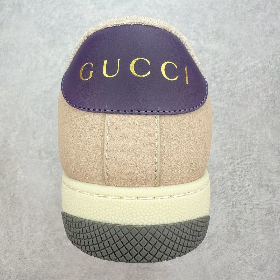 图片[8]-💰180 ＃福利特价‼Gucci Screener sneaker 古驰双G小脏鞋系列复古怀旧校园风低帮板鞋 全套原楦原纸版原鞋开模0纯手工水洗做旧处理 侧面条纹饰带 原厂定制 原厂数据电绣 清晰立体 全鞋电脑针车 紧密相连 针距密度一致 环保乳胶注塑鞋垫 厚度脚感还原原版 皮面裁剪部位 统一油边封口工艺 右脚鞋侧嵌入NFC防伪芯片装置＋鞋盒标二唯码扫描 秒进官网 专柜全套包装 防尘袋 说明书 质保卡 购物袋 Size：35 36 37 38 39 40 41 42 43 44 45 编码：Bby2936050-运动鞋