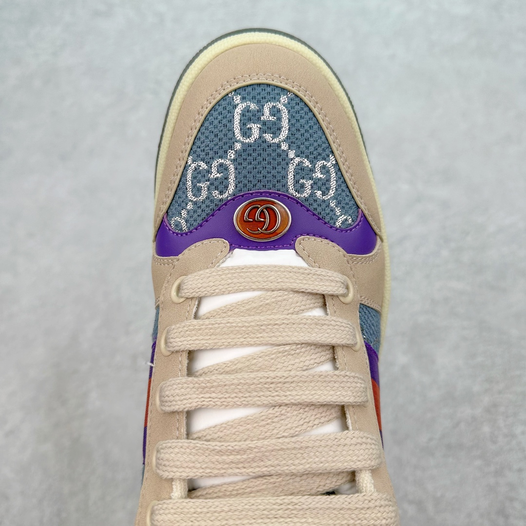 图片[4]-💰180 ＃福利特价‼Gucci Screener sneaker 古驰双G小脏鞋系列复古怀旧校园风低帮板鞋 全套原楦原纸版原鞋开模0纯手工水洗做旧处理 侧面条纹饰带 原厂定制 原厂数据电绣 清晰立体 全鞋电脑针车 紧密相连 针距密度一致 环保乳胶注塑鞋垫 厚度脚感还原原版 皮面裁剪部位 统一油边封口工艺 右脚鞋侧嵌入NFC防伪芯片装置＋鞋盒标二唯码扫描 秒进官网 专柜全套包装 防尘袋 说明书 质保卡 购物袋 Size：35 36 37 38 39 40 41 42 43 44 45 编码：Bby2936050-运动鞋