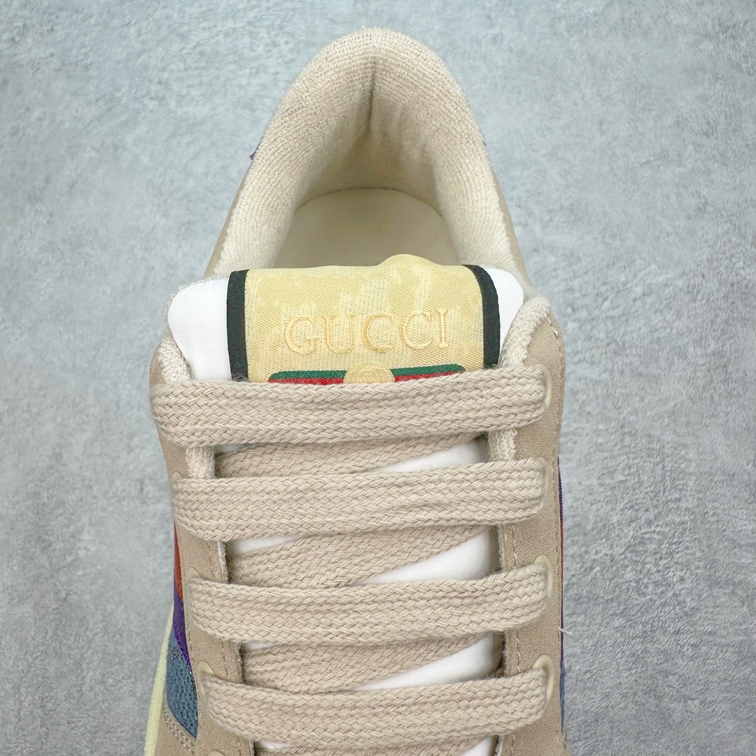 图片[5]-💰180 ＃福利特价‼Gucci Screener sneaker 古驰双G小脏鞋系列复古怀旧校园风低帮板鞋 全套原楦原纸版原鞋开模0纯手工水洗做旧处理 侧面条纹饰带 原厂定制 原厂数据电绣 清晰立体 全鞋电脑针车 紧密相连 针距密度一致 环保乳胶注塑鞋垫 厚度脚感还原原版 皮面裁剪部位 统一油边封口工艺 右脚鞋侧嵌入NFC防伪芯片装置＋鞋盒标二唯码扫描 秒进官网 专柜全套包装 防尘袋 说明书 质保卡 购物袋 Size：35 36 37 38 39 40 41 42 43 44 45 编码：Bby2936050-运动鞋