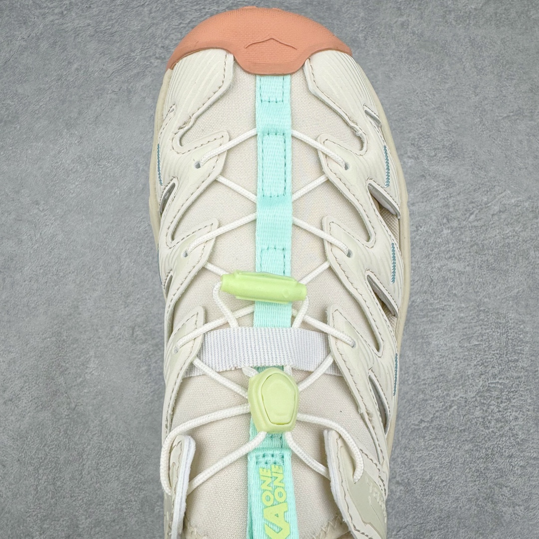 图片[4]-💰170 ＃HK纯原 HOKA One One Hopara Sandals 霍帕拉系列水路两用溯溪涉水休闲户外露营凉鞋 作为先锋品牌的 HOKA ONE ONE总是以独特的方式 HOPA RA是一款溯溪鞋 又名排水鞋 可长期用于涉水和溯溪 保护脚底和脚趾的安全和舒适 鞋面材料速干 透气 耐磨 鞋底防滑 耐磨 抓地能力强 出于安全考虑 设计要求较高 涉水溯溪过程中 水 泥沙 可以直接从鞋内大孔排出 细纹鞋底使在岩石上抓地能力强 避免打滑 而上路后 鞋面具有快干透气等优点 尺码：36 36.5 37.5 38 39 40 40.5 41 42 42.5 43 44 45 编码：by2936040-运动鞋