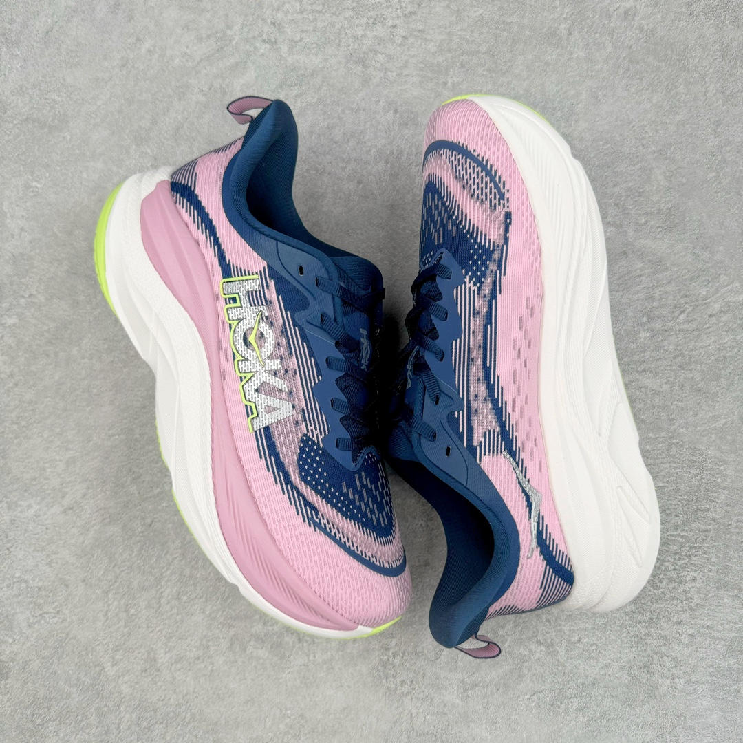 图片[3]-＃HK纯原 HOKA ONE ONE SKY FLOW 低帮舒适百搭防滑耐磨低帮休闲跑步鞋男女同款 始终致力于为所有跑者提供更新、更好的跑步装备 相比常规跑鞋 HOKA ONE ONE特别研发使用性能独特的几何形跑鞋中底 此种鞋底更厚、更高、回弹性也更好 除了卓越的缓冲性能 它还能为各种阶段的跑者带来更具动感、更加稳定的跑步体验 HOKA One One从设计之初就清楚意识到 要保证跑者步幅的均匀一致 双脚自然而然的运动至关重要 尺码：36 36.5 37.5 38 38.5 39 40 40.5 41 42 42.5 43 44 44.5 45-选品中心