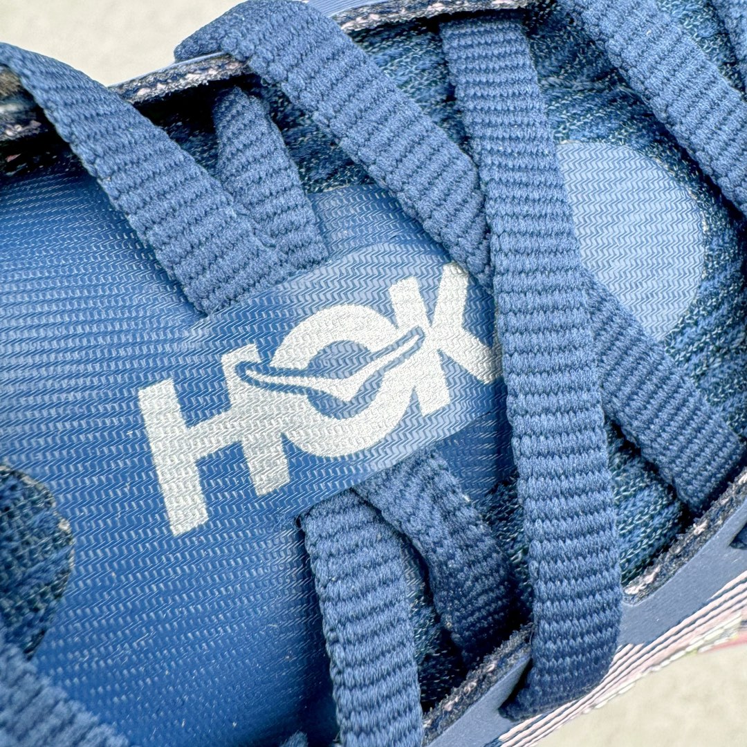 图片[12]-＃HK纯原 HOKA ONE ONE SKY FLOW 低帮舒适百搭防滑耐磨低帮休闲跑步鞋男女同款 始终致力于为所有跑者提供更新、更好的跑步装备 相比常规跑鞋 HOKA ONE ONE特别研发使用性能独特的几何形跑鞋中底 此种鞋底更厚、更高、回弹性也更好 除了卓越的缓冲性能 它还能为各种阶段的跑者带来更具动感、更加稳定的跑步体验 HOKA One One从设计之初就清楚意识到 要保证跑者步幅的均匀一致 双脚自然而然的运动至关重要 尺码：36 36.5 37.5 38 38.5 39 40 40.5 41 42 42.5 43 44 44.5 45-选品中心