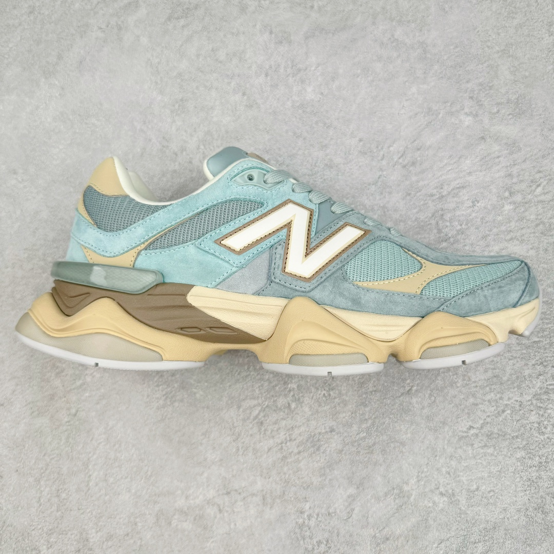 💰210 ＃AY纯原 New Balance NB9060系列 新百伦绒面革网布经典百搭防滑耐磨透气低帮生活休闲鞋 蓝色 U9060FNB 全套原楦原纸板原厂数据开发 进口三明治网面 原装进口翻毛皮料正确绒感卡色 正确中底拉帮中底网布细节 原厂标裁 带紫光防伪 定制后跟透明水晶模块 冲裁组合 大底贴合程度胶水上色把控完美 整洁度挑战全网艺术家 多道序QC把关品质完善 匠心打造 耗时两个月开发完成 工艺极其复杂难度可想而知 新开独立私模大底 全网唯一正确六层组合大底 高端零售专供产物 Size：36 37 37.5 38 38.5 39 40 40.5 41 42 42.5 43 44 45.5 46.5 编码：by2936080-运动鞋