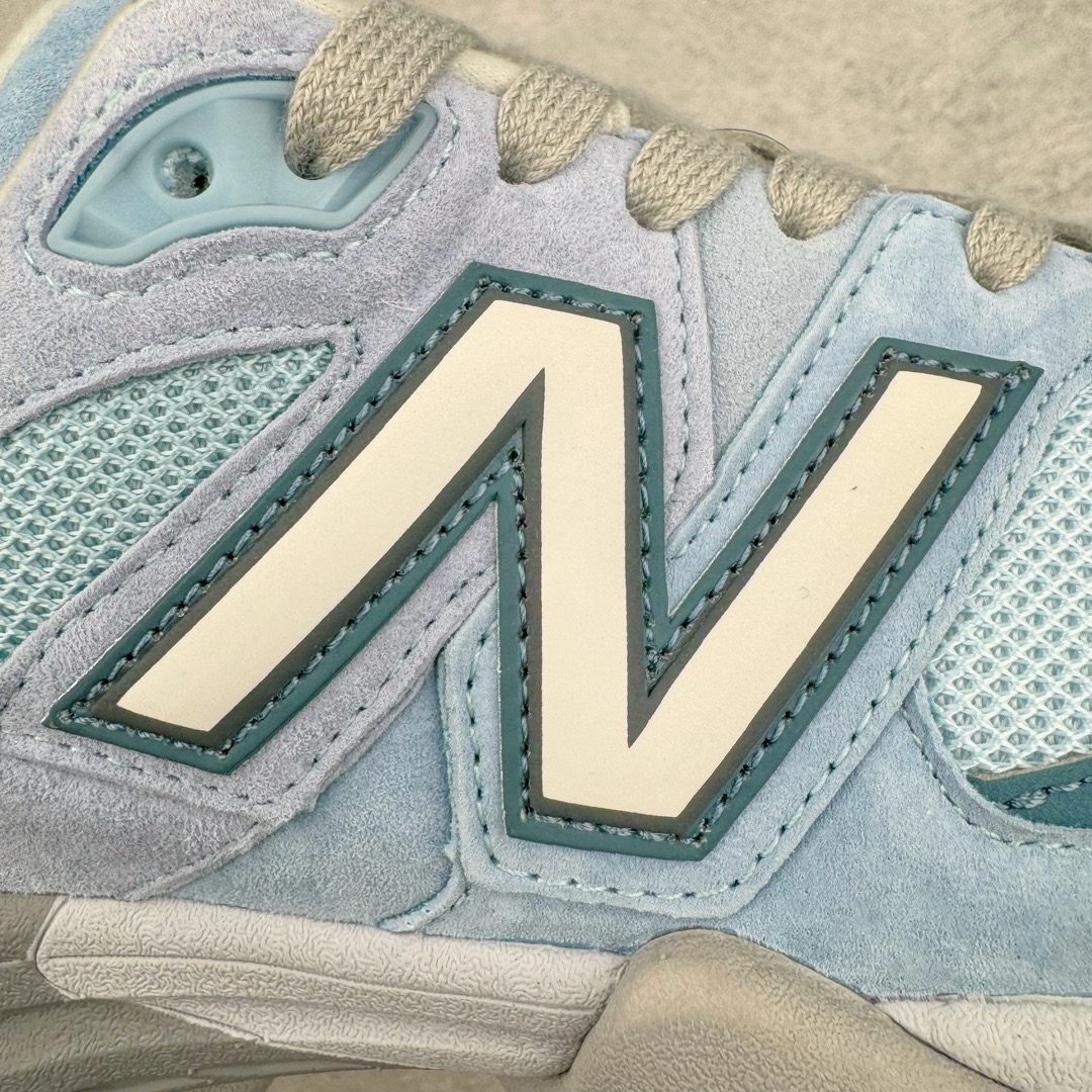 图片[17]-💰210 ＃AY纯原 New Balance NB9060系列 新百伦绒面革网布经典百搭防滑耐磨透气低帮生活休闲鞋 蓝色 U9060EED 全套原楦原纸板原厂数据开发 进口三明治网面 原装进口翻毛皮料正确绒感卡色 正确中底拉帮中底网布细节 原厂标裁 带紫光防伪 定制后跟透明水晶模块 冲裁组合 大底贴合程度胶水上色把控完美 整洁度挑战全网艺术家 多道序QC把关品质完善 匠心打造 耗时两个月开发完成 工艺极其复杂难度可想而知 新开独立私模大底 全网唯一正确六层组合大底 高端零售专供产物 Size：36 37 37.5 38 38.5 39 40 40.5 41 42 42.5 43 44 45.5 46.5 编码：by2936080-运动鞋