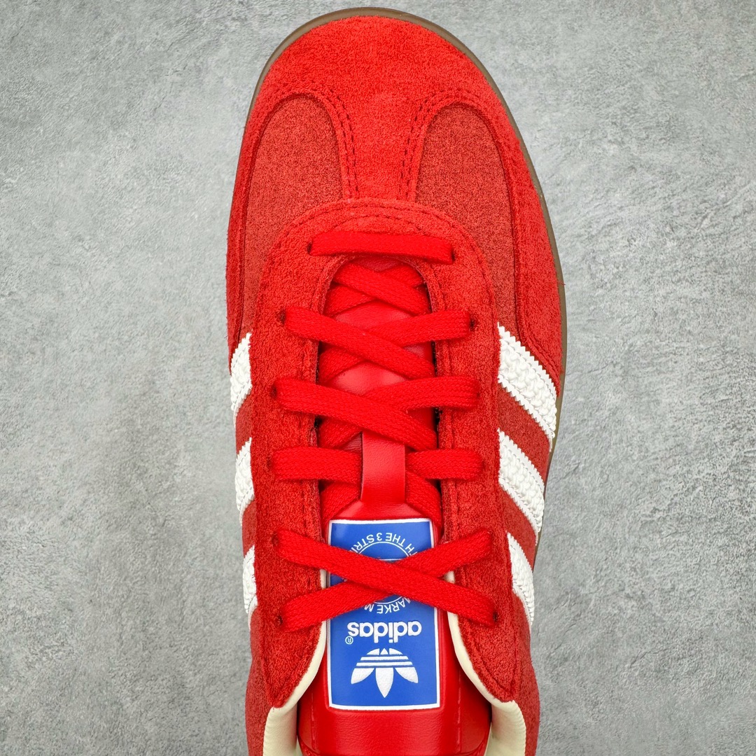 图片[4]-＃VT纯原 AD Original Gazelle Indoor Trainers 瞪羚室内鞋系列低帮复古百搭休闲运动德训风板鞋 IF1808 高端零售特供批次 原厂定制长毛翻毛皮组合环保纤维革鞋面材质 内置环保海玻璃鞋垫 外置RB橡胶大底 产品品控稳定性领先行业 原厂全套原楦原纸板冲刀磨具开发 原厂皮料加持 原厂港宝加持定型后跟R度完美 将复古进行到底 简约流畅 三十年不变经典 这款Gazelle运动鞋 无论面料、配色、质感或设计 都只在重现其1991年原款的经典 皮革鞋面 撞色三条纹和鞋跟标的设计 力求呈现90年代的经典复古风潮 Samba火热的同时 也带动了其它的复古鞋型 Gazelle便是其中一只 Gazelle Indoor拥有包边更宽的T字型鞋头 更好的保护运动员的前掌 浓浓的复古氛围感 非常适合现在流行的Cleanfit风格 尺码：35.5 36 36.5 37.5 38 38.5 39 40 40.5 41 42 42.5 43 44 44.5 45 46-选品中心