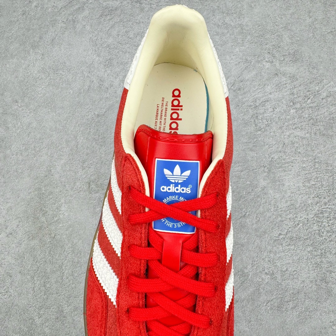 图片[5]-＃VT纯原 AD Original Gazelle Indoor Trainers 瞪羚室内鞋系列低帮复古百搭休闲运动德训风板鞋 IF1808 高端零售特供批次 原厂定制长毛翻毛皮组合环保纤维革鞋面材质 内置环保海玻璃鞋垫 外置RB橡胶大底 产品品控稳定性领先行业 原厂全套原楦原纸板冲刀磨具开发 原厂皮料加持 原厂港宝加持定型后跟R度完美 将复古进行到底 简约流畅 三十年不变经典 这款Gazelle运动鞋 无论面料、配色、质感或设计 都只在重现其1991年原款的经典 皮革鞋面 撞色三条纹和鞋跟标的设计 力求呈现90年代的经典复古风潮 Samba火热的同时 也带动了其它的复古鞋型 Gazelle便是其中一只 Gazelle Indoor拥有包边更宽的T字型鞋头 更好的保护运动员的前掌 浓浓的复古氛围感 非常适合现在流行的Cleanfit风格 尺码：35.5 36 36.5 37.5 38 38.5 39 40 40.5 41 42 42.5 43 44 44.5 45 46-选品中心