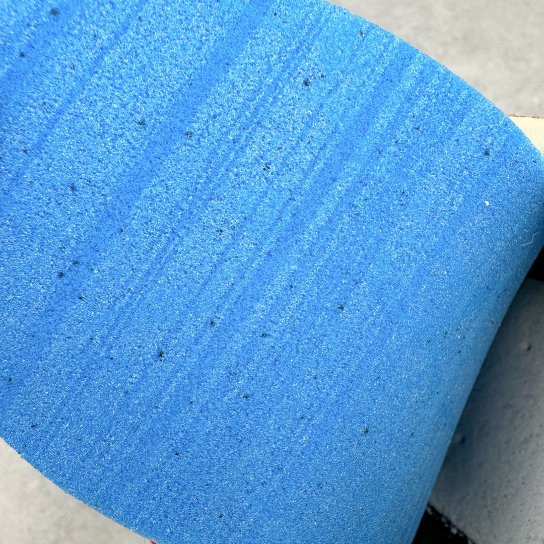 图片[13]-＃VT纯原 AD Original Gazelle Indoor Trainers 瞪羚室内鞋系列低帮复古百搭休闲运动德训风板鞋 IF1808 高端零售特供批次 原厂定制长毛翻毛皮组合环保纤维革鞋面材质 内置环保海玻璃鞋垫 外置RB橡胶大底 产品品控稳定性领先行业 原厂全套原楦原纸板冲刀磨具开发 原厂皮料加持 原厂港宝加持定型后跟R度完美 将复古进行到底 简约流畅 三十年不变经典 这款Gazelle运动鞋 无论面料、配色、质感或设计 都只在重现其1991年原款的经典 皮革鞋面 撞色三条纹和鞋跟标的设计 力求呈现90年代的经典复古风潮 Samba火热的同时 也带动了其它的复古鞋型 Gazelle便是其中一只 Gazelle Indoor拥有包边更宽的T字型鞋头 更好的保护运动员的前掌 浓浓的复古氛围感 非常适合现在流行的Cleanfit风格 尺码：35.5 36 36.5 37.5 38 38.5 39 40 40.5 41 42 42.5 43 44 44.5 45 46-选品中心