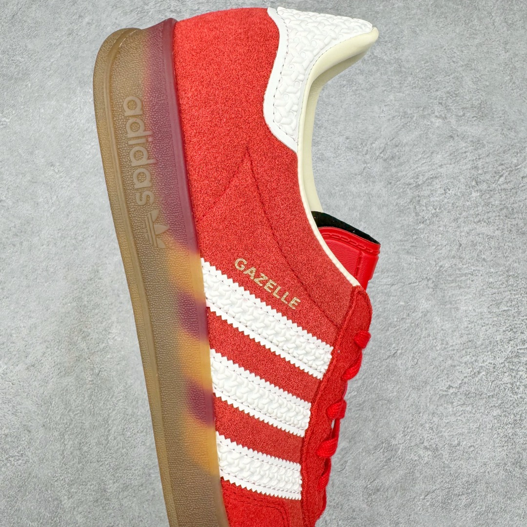 图片[6]-＃VT纯原 AD Original Gazelle Indoor Trainers 瞪羚室内鞋系列低帮复古百搭休闲运动德训风板鞋 IF1808 高端零售特供批次 原厂定制长毛翻毛皮组合环保纤维革鞋面材质 内置环保海玻璃鞋垫 外置RB橡胶大底 产品品控稳定性领先行业 原厂全套原楦原纸板冲刀磨具开发 原厂皮料加持 原厂港宝加持定型后跟R度完美 将复古进行到底 简约流畅 三十年不变经典 这款Gazelle运动鞋 无论面料、配色、质感或设计 都只在重现其1991年原款的经典 皮革鞋面 撞色三条纹和鞋跟标的设计 力求呈现90年代的经典复古风潮 Samba火热的同时 也带动了其它的复古鞋型 Gazelle便是其中一只 Gazelle Indoor拥有包边更宽的T字型鞋头 更好的保护运动员的前掌 浓浓的复古氛围感 非常适合现在流行的Cleanfit风格 尺码：35.5 36 36.5 37.5 38 38.5 39 40 40.5 41 42 42.5 43 44 44.5 45 46-选品中心