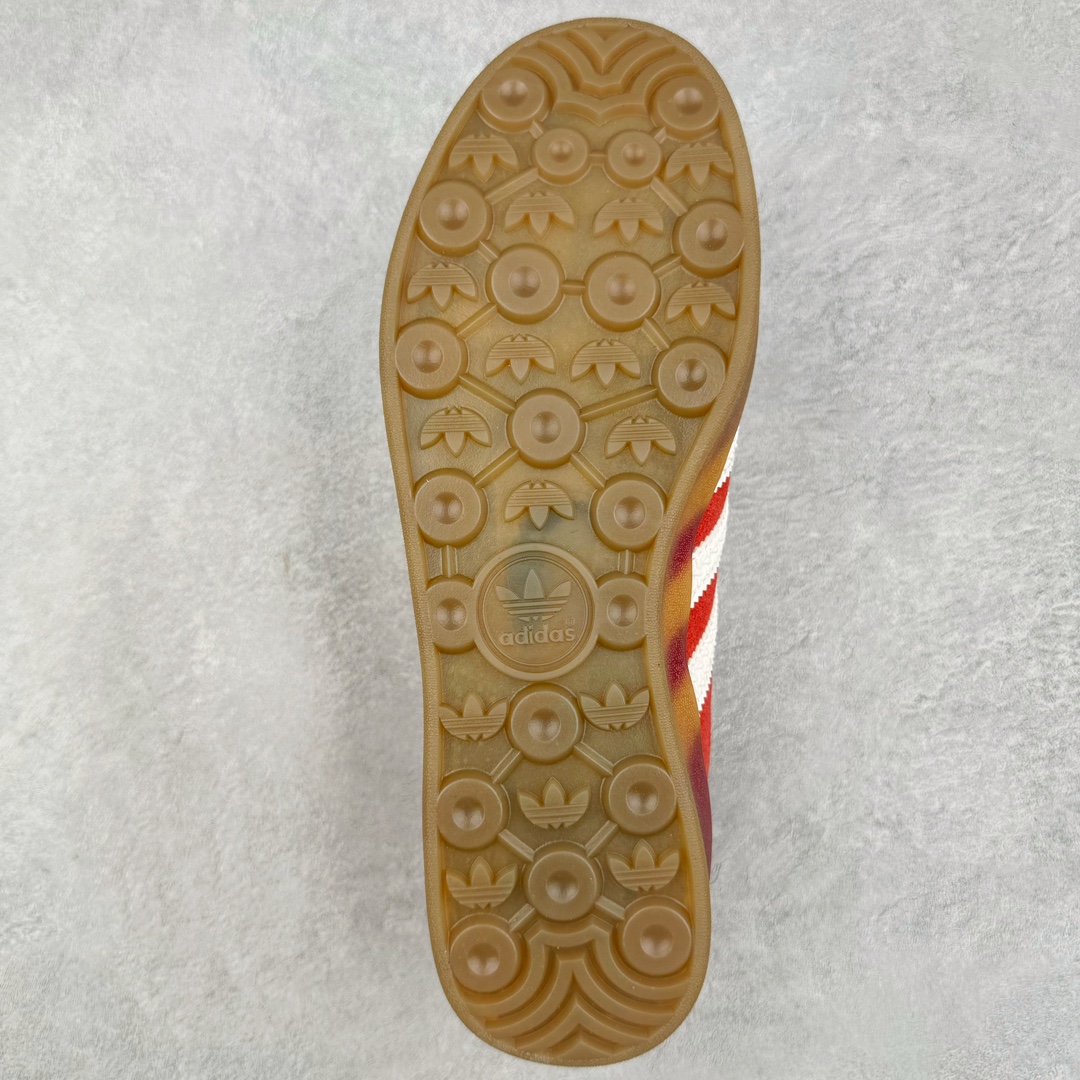 图片[9]-＃VT纯原 AD Original Gazelle Indoor Trainers 瞪羚室内鞋系列低帮复古百搭休闲运动德训风板鞋 IF1808 高端零售特供批次 原厂定制长毛翻毛皮组合环保纤维革鞋面材质 内置环保海玻璃鞋垫 外置RB橡胶大底 产品品控稳定性领先行业 原厂全套原楦原纸板冲刀磨具开发 原厂皮料加持 原厂港宝加持定型后跟R度完美 将复古进行到底 简约流畅 三十年不变经典 这款Gazelle运动鞋 无论面料、配色、质感或设计 都只在重现其1991年原款的经典 皮革鞋面 撞色三条纹和鞋跟标的设计 力求呈现90年代的经典复古风潮 Samba火热的同时 也带动了其它的复古鞋型 Gazelle便是其中一只 Gazelle Indoor拥有包边更宽的T字型鞋头 更好的保护运动员的前掌 浓浓的复古氛围感 非常适合现在流行的Cleanfit风格 尺码：35.5 36 36.5 37.5 38 38.5 39 40 40.5 41 42 42.5 43 44 44.5 45 46-选品中心