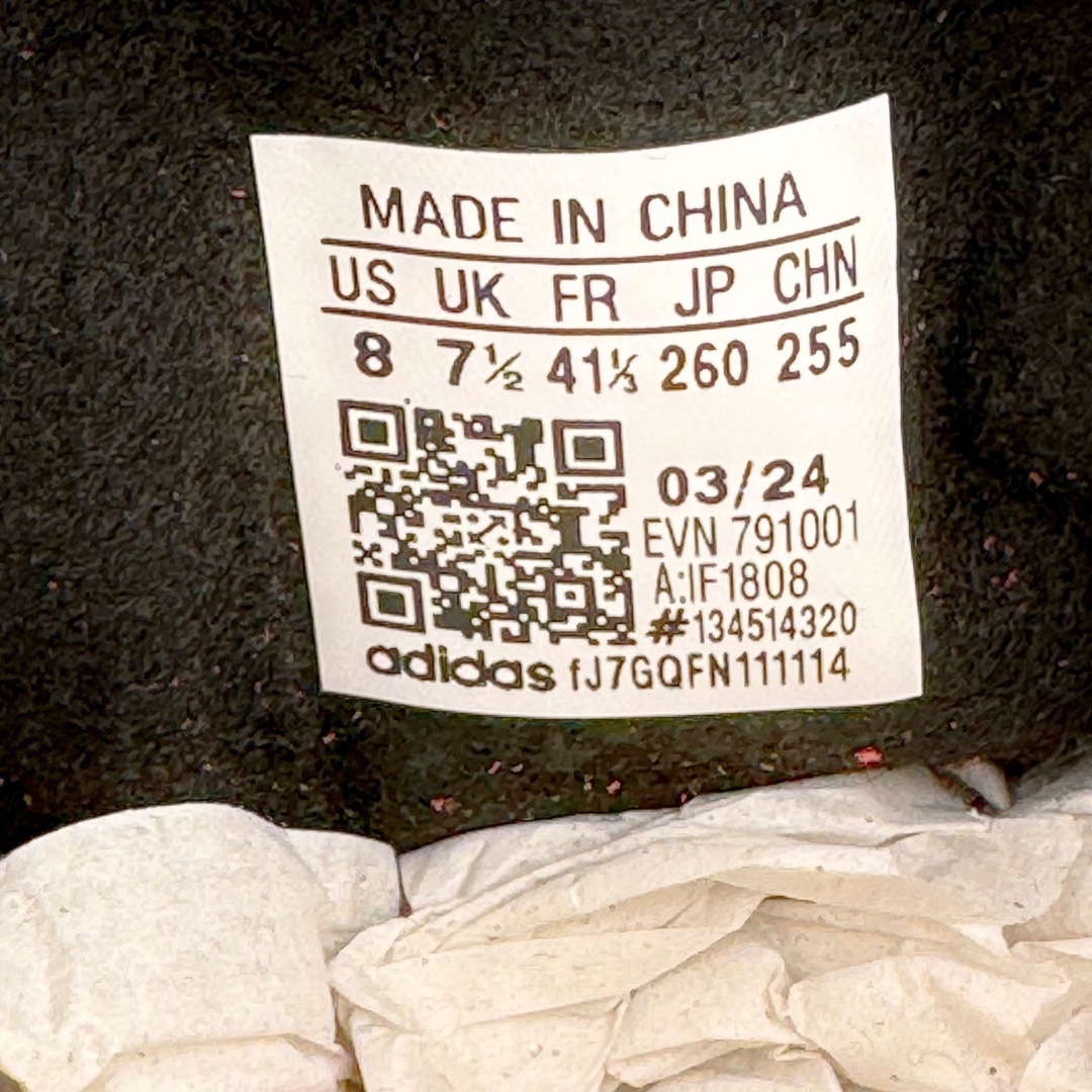 图片[14]-＃VT纯原 AD Original Gazelle Indoor Trainers 瞪羚室内鞋系列低帮复古百搭休闲运动德训风板鞋 IF1808 高端零售特供批次 原厂定制长毛翻毛皮组合环保纤维革鞋面材质 内置环保海玻璃鞋垫 外置RB橡胶大底 产品品控稳定性领先行业 原厂全套原楦原纸板冲刀磨具开发 原厂皮料加持 原厂港宝加持定型后跟R度完美 将复古进行到底 简约流畅 三十年不变经典 这款Gazelle运动鞋 无论面料、配色、质感或设计 都只在重现其1991年原款的经典 皮革鞋面 撞色三条纹和鞋跟标的设计 力求呈现90年代的经典复古风潮 Samba火热的同时 也带动了其它的复古鞋型 Gazelle便是其中一只 Gazelle Indoor拥有包边更宽的T字型鞋头 更好的保护运动员的前掌 浓浓的复古氛围感 非常适合现在流行的Cleanfit风格 尺码：35.5 36 36.5 37.5 38 38.5 39 40 40.5 41 42 42.5 43 44 44.5 45 46-选品中心