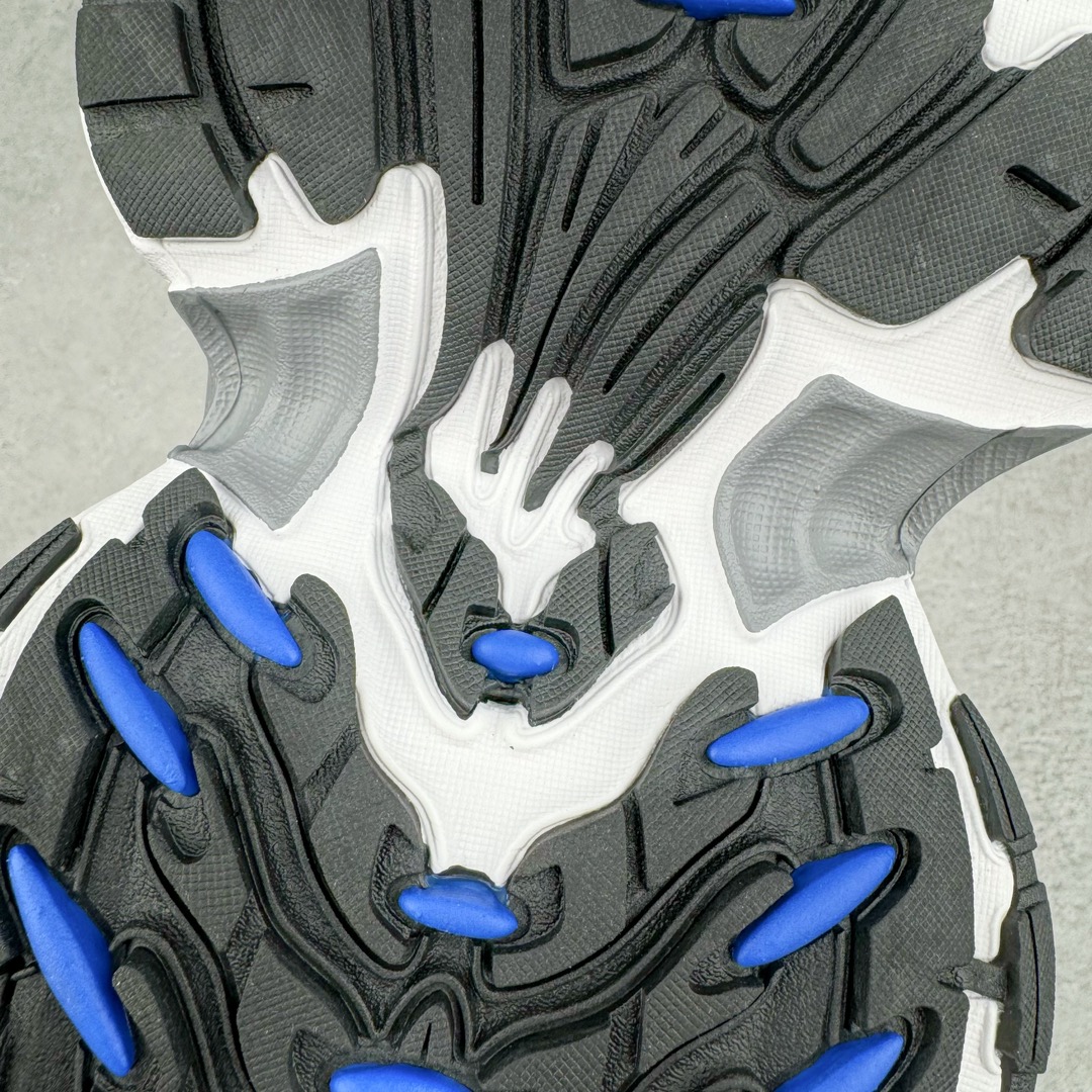 图片[15]-＃TG BALENCIAGA 10XL Sneakers 巴黎世家网布系带低帮走秀复古老爹鞋 展现品牌对于新潮事物的热情 这款鞋子拥有巨大尺寸和醒目设计 符合当下”老爹鞋”的趋势 鞋子采用银灰配色 营造出低调而不失华丽的效果 10XL的尺码使它成为市场中最显眼的存在 适合追求个性化的人群 Balenciaga始终站在时尚前沿 此次发布的产品再次体现了他们的创新能力 尺码：35 36 37 38 39 40 41 42 43 44 45 46-选品中心