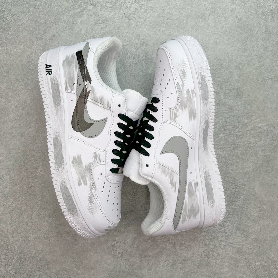 图片[3]-NK Air Force 1´07 Low 空军一号低帮百搭休闲运动板鞋 CW2288-111 柔软、弹性十足的缓震性能和出色的中底设计 横跨复古与现代的外型结合 造就出风靡全球 三十多年的Force 1 直到今天还深受青睐 尺码：36 36.5 37.5 38 38.5 39 40 40.5 41 42 42.5 43 44 44.5 45-选品中心