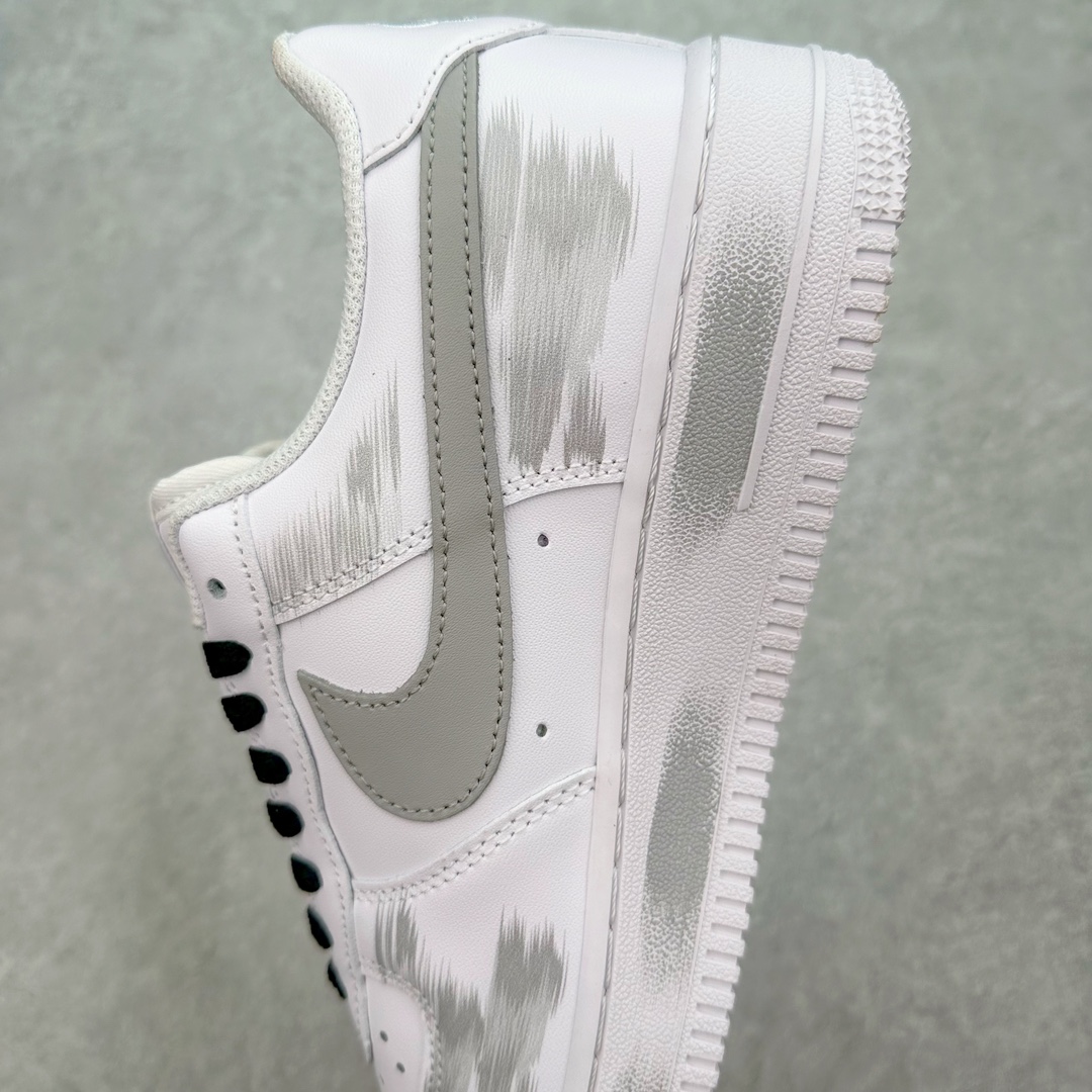 图片[7]-NK Air Force 1´07 Low 空军一号低帮百搭休闲运动板鞋 CW2288-111 柔软、弹性十足的缓震性能和出色的中底设计 横跨复古与现代的外型结合 造就出风靡全球 三十多年的Force 1 直到今天还深受青睐 尺码：36 36.5 37.5 38 38.5 39 40 40.5 41 42 42.5 43 44 44.5 45-选品中心