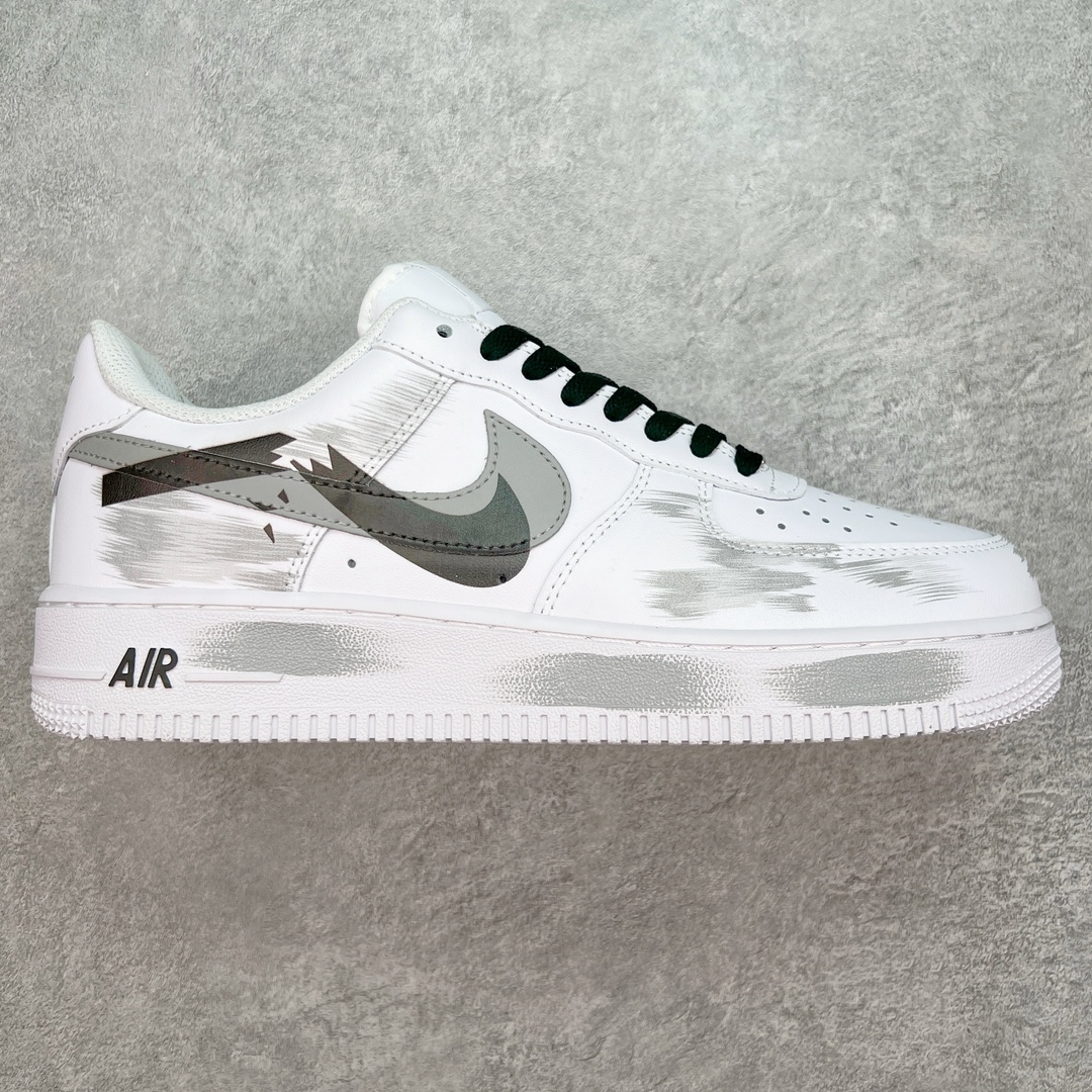 NK Air Force 1´07 Low 空军一号低帮百搭休闲运动板鞋 CW2288-111 柔软、弹性十足的缓震性能和出色的中底设计 横跨复古与现代的外型结合 造就出风靡全球 三十多年的Force 1 直到今天还深受青睐 尺码:36 36.5 37.5 38 38.5 39 40 40.5 41 42 42.5 43 44 44.5 45-选品中心