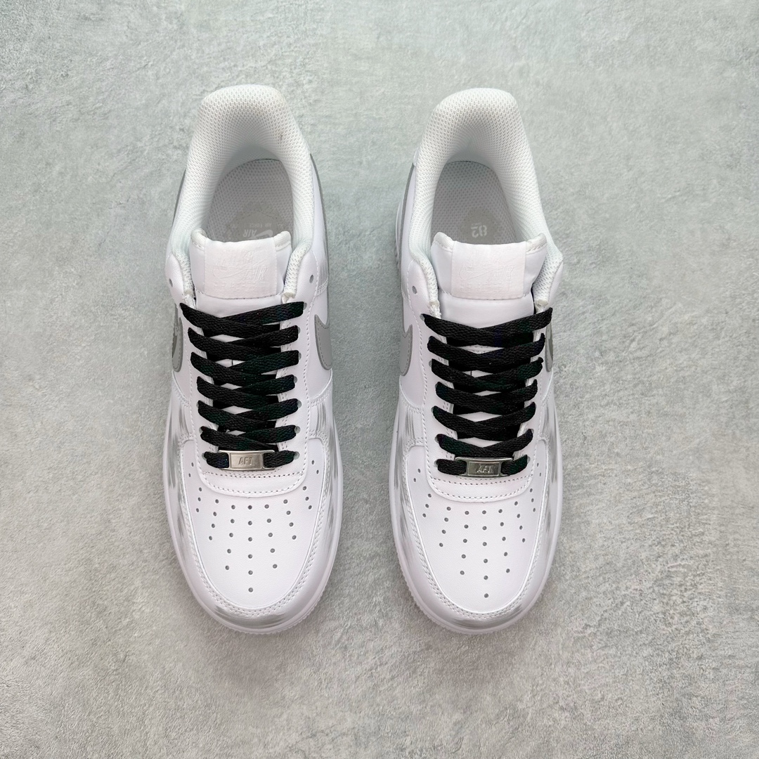 图片[2]-NK Air Force 1´07 Low 空军一号低帮百搭休闲运动板鞋 CW2288-111 柔软、弹性十足的缓震性能和出色的中底设计 横跨复古与现代的外型结合 造就出风靡全球 三十多年的Force 1 直到今天还深受青睐 尺码：36 36.5 37.5 38 38.5 39 40 40.5 41 42 42.5 43 44 44.5 45-选品中心