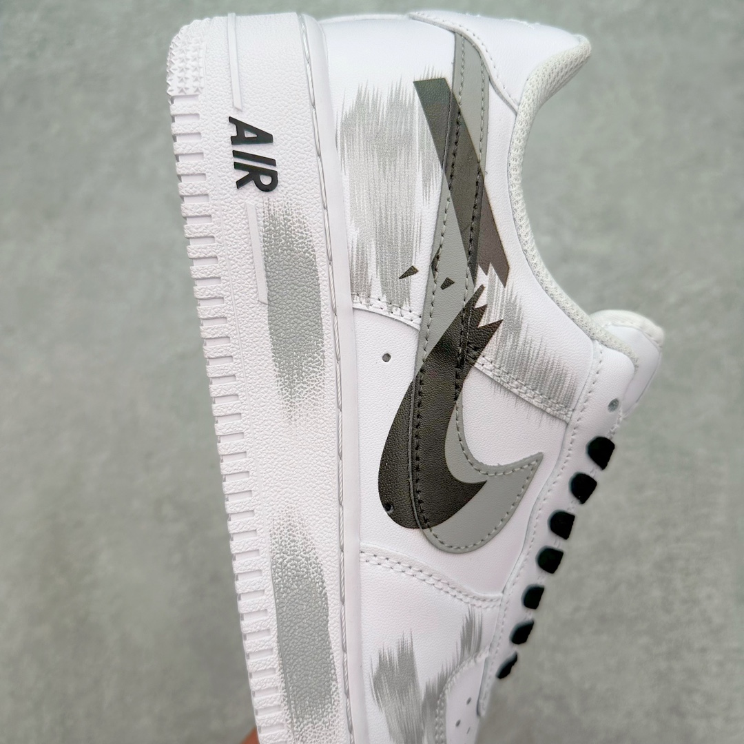 图片[6]-NK Air Force 1´07 Low 空军一号低帮百搭休闲运动板鞋 CW2288-111 柔软、弹性十足的缓震性能和出色的中底设计 横跨复古与现代的外型结合 造就出风靡全球 三十多年的Force 1 直到今天还深受青睐 尺码：36 36.5 37.5 38 38.5 39 40 40.5 41 42 42.5 43 44 44.5 45-选品中心