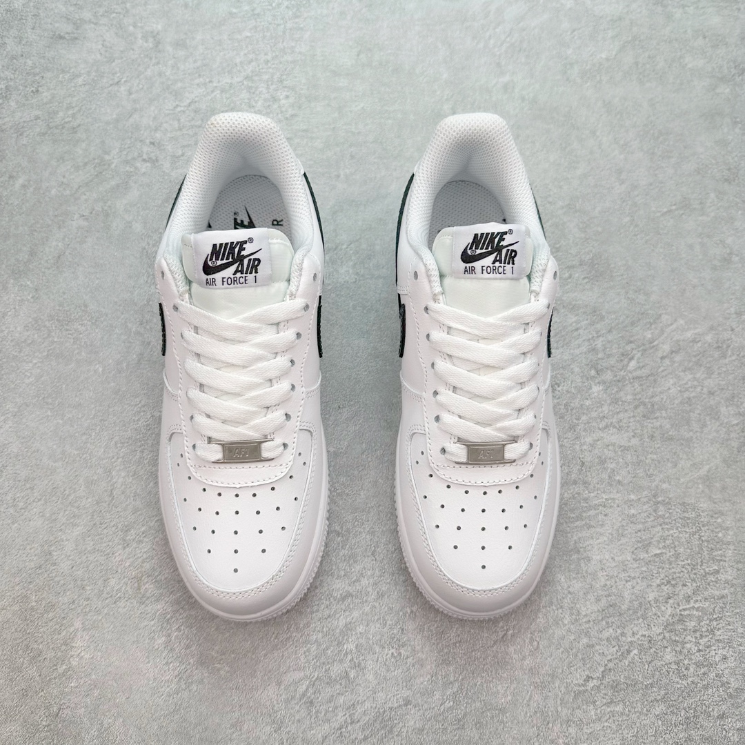 图片[2]-💰120 ＃福利特价‼NK Air Force 1´07 Low 空军一号低帮百搭休闲运动板鞋 柔软、弹性十足的缓震性能和出色的中底设计 横跨复古与现代的外型结合 造就出风靡全球 三十多年的Force 1 直到今天还深受青睐 SIZE：36 36.5 37.5 38 38.5 39 40 40.5 41 42 42.5 43 44 44.5 45 编码：Xby1936090-运动鞋