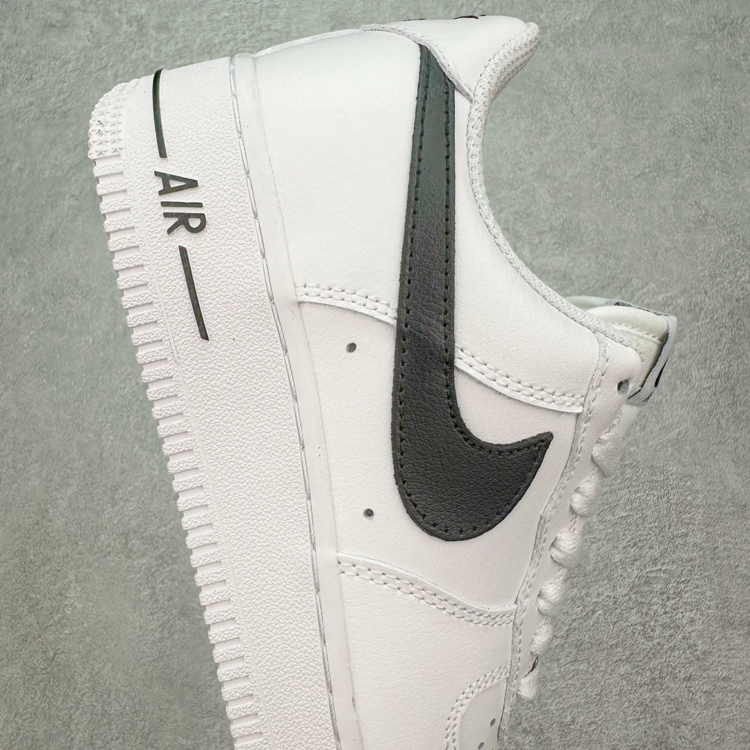 图片[6]-💰120 ＃福利特价‼NK Air Force 1´07 Low 空军一号低帮百搭休闲运动板鞋 柔软、弹性十足的缓震性能和出色的中底设计 横跨复古与现代的外型结合 造就出风靡全球 三十多年的Force 1 直到今天还深受青睐 SIZE：36 36.5 37.5 38 38.5 39 40 40.5 41 42 42.5 43 44 44.5 45 编码：Xby1936090-运动鞋