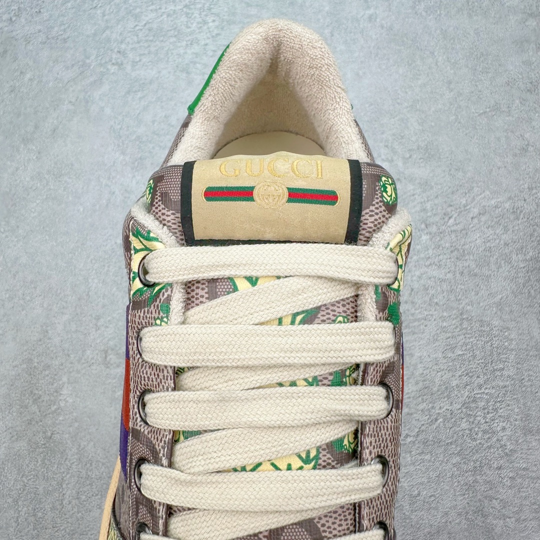 图片[5]-💰320 ＃纯原 Gucci Screener sneaker 古驰双G小脏鞋系列复古怀旧校园风低帮板鞋 全套原楦原纸版原鞋开模 全网最具灵魂的版型 鞋头上翘1.6CM 后跟自然弧度内收 双G珐琅 条纹清晰 原厂五金带3M反光 原装意大利进口里外全皮 纯手工水洗做旧处理 侧面条纹饰带 原厂定制 零串色零起毛 大底防滑网格由里到外大小逐渐递减 原厂数据电绣 清晰立体 多边形闪钻大小一致带光泽 全鞋电脑针车 紧密相连 针距密度一致 环保乳胶注塑鞋垫 厚度脚感还原原版 皮面裁剪部位 统一油边封口工艺 大底组合零偏差 挑战各种艺术家 右脚鞋侧嵌入NFC防伪芯片装置＋鞋盒标二唯码扫描 秒进官网 专柜全套包装 防尘袋 说明书 质保卡 购物袋 Size：35 36 37 38 39 40 41 42 43 44 45 编码：Wby3936090-运动鞋