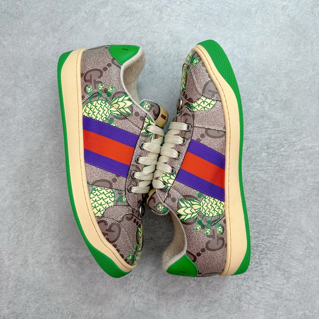 图片[3]-💰320 ＃纯原 Gucci Screener sneaker 古驰双G小脏鞋系列复古怀旧校园风低帮板鞋 全套原楦原纸版原鞋开模 全网最具灵魂的版型 鞋头上翘1.6CM 后跟自然弧度内收 双G珐琅 条纹清晰 原厂五金带3M反光 原装意大利进口里外全皮 纯手工水洗做旧处理 侧面条纹饰带 原厂定制 零串色零起毛 大底防滑网格由里到外大小逐渐递减 原厂数据电绣 清晰立体 多边形闪钻大小一致带光泽 全鞋电脑针车 紧密相连 针距密度一致 环保乳胶注塑鞋垫 厚度脚感还原原版 皮面裁剪部位 统一油边封口工艺 大底组合零偏差 挑战各种艺术家 右脚鞋侧嵌入NFC防伪芯片装置＋鞋盒标二唯码扫描 秒进官网 专柜全套包装 防尘袋 说明书 质保卡 购物袋 Size：35 36 37 38 39 40 41 42 43 44 45 编码：Wby3936090-运动鞋