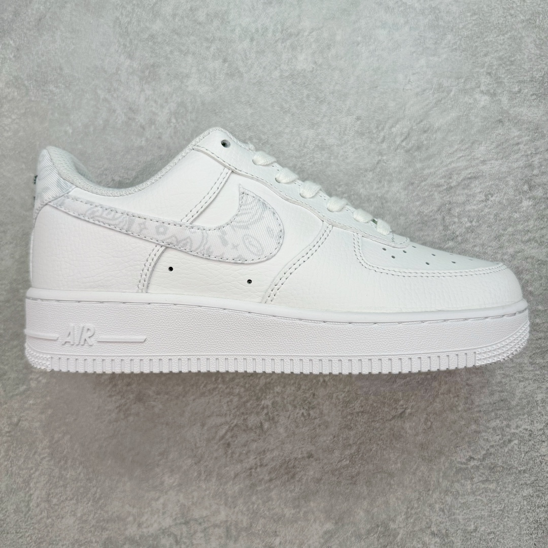 💰120 ＃福利特价‼NK Air Force 1´07 Low 空军一号低帮百搭休闲运动板鞋 柔软、弹性十足的缓震性能和出色的中底设计 横跨复古与现代的外型结合 造就出风靡全球 三十多年的Force 1 直到今天还深受青睐 SIZE：36 36.5 37.5 38 38.5 39 40 40.5 41 42 42.5 43 44 44.5 45 编码：Xby1936090-运动鞋