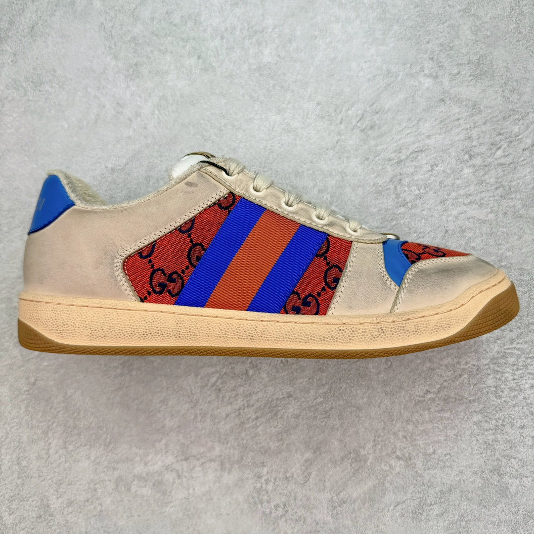 💰320 ＃纯原 Gucci Screener sneaker 古驰双G小脏鞋系列复古怀旧校园风低帮板鞋 全套原楦原纸版原鞋开模 全网最具灵魂的版型 鞋头上翘1.6CM 后跟自然弧度内收 双G珐琅 条纹清晰 原厂五金带3M反光 原装意大利进口里外全皮 纯手工水洗做旧处理 侧面条纹饰带 原厂定制 零串色零起毛 大底防滑网格由里到外大小逐渐递减 原厂数据电绣 清晰立体 多边形闪钻大小一致带光泽 全鞋电脑针车 紧密相连 针距密度一致 环保乳胶注塑鞋垫 厚度脚感还原原版 皮面裁剪部位 统一油边封口工艺 大底组合零偏差 挑战各种艺术家 右脚鞋侧嵌入NFC防伪芯片装置＋鞋盒标二唯码扫描 秒进官网 专柜全套包装 防尘袋 说明书 质保卡 购物袋 Size：35 36 37 38 39 40 41 42 43 44 45 编码：Wby3936090-运动鞋