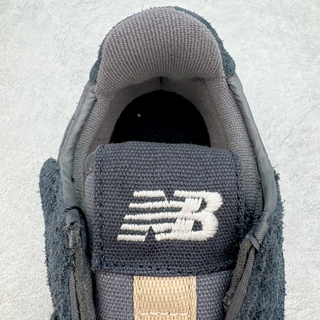 图片[12]-💰160 New Balance MS327 NB新百伦系列复古休闲运动慢跑鞋 #以更纯粹的复古风格设计打造的全新造型 侧身还以解构设计 将 N 字标志以做旧压花样式呈现 样式别具新意 而麂皮、冲孔皮革的塑造 则呈现出高级怀旧气质 也让鞋款在奢华时装风格与运动氛围之间达到了平衡 鞋身采用尼龙及猪巴革麂皮物料拼接构成 中底高弹PU材质及满丁防滑橡胶外底 尺码：36 37 37.5 38 38.5 39.5 40 40.5 41.5 42 42.5 43 44 45 编码：Bby2936030-运动鞋