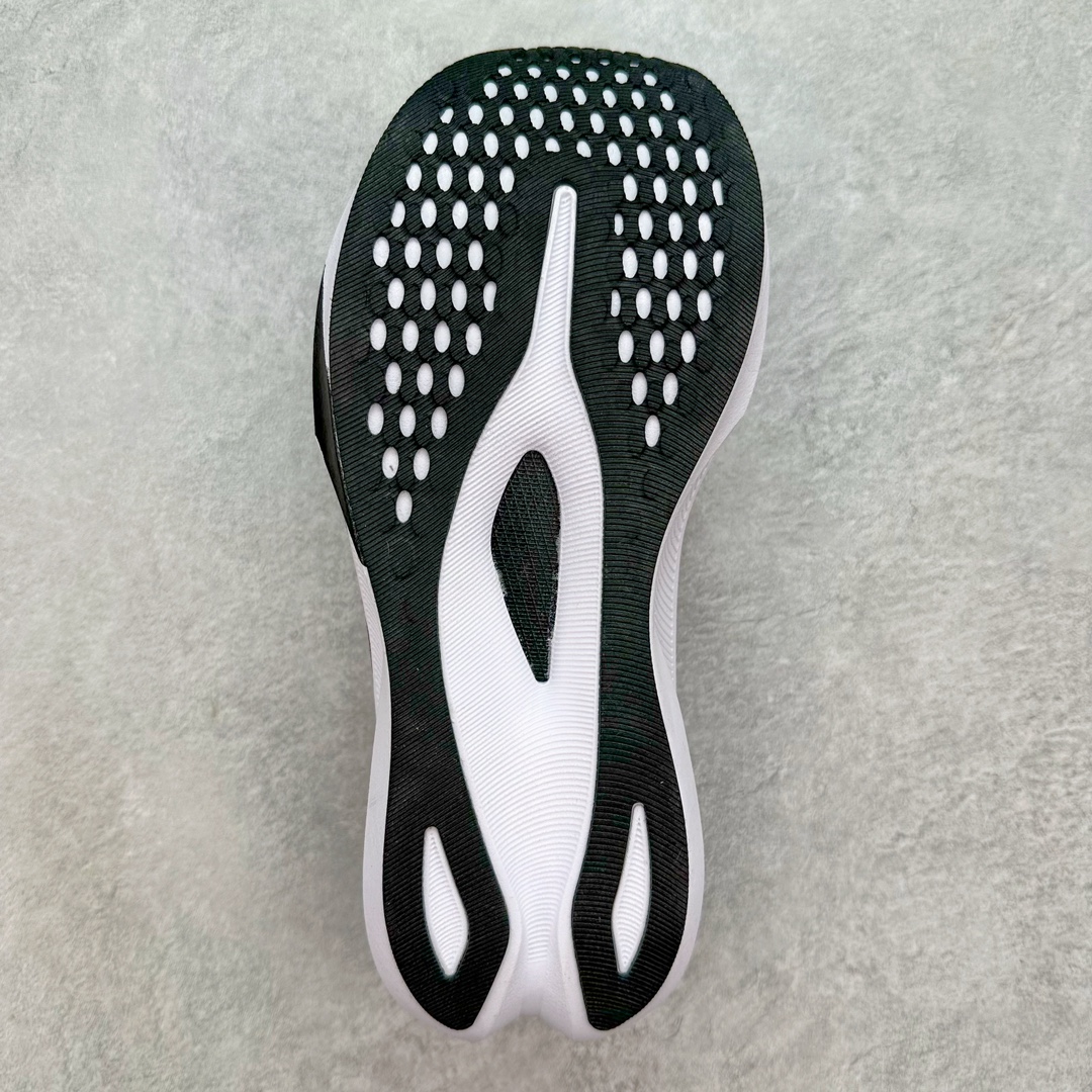 图片[9]-Asics Magic Speed 3 系列碳板竞速跑步鞋 鞋款采用亚瑟士FF BLAST CUSHIONING中底设计 为运动中带来回弾性和轻量性感受 工程网眼鞋面提供运动中所需的透气性和舒适性 内陷式碳板大底结构 带来运动时足底的舒适性和灵活性 帮助跑者获得轻盈的落地体验 尺码：36 37 38 39 39.5 40 40.5 41.5 42 42.5 43.5 44 45-选品中心