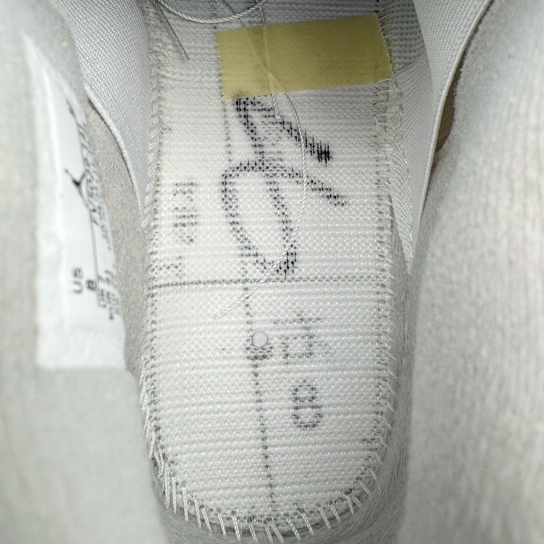 图片[21]-＃KZ神版 Air Jordan AJ4 Retro \\\”Military Blue\\\” 白蓝2024 FV5029-141 独家外贸特供尺码含 45.5 49.5 50.5 国内外口碑最好最推荐的产品 市场中端王者 亲自操刀耗时半年巨作 全套原纸板楦头开发 确保原汁原味 完美呈现四代版型 一比一鞋头弧度高度鞋身弧度 此版本只针对中端市场 皮料材质有所更替 其他数据细节工艺流程均保持一致 绝不口嗨 细节品控鞋型随意秒杀市面3XX 4XX 原厂TPU网格鞋带扣 正确内里网布 菱角分明不变形无多余毛边 柔软性质感一致于原鞋 市场唯一原厂鞋扣模具 背面可见隐藏注塑口 原厂织唛标 原厂飞人电绣工艺 尾指中部跳三针 独家绑鞋带手法 印刷中底布 四线拉帮 米色美纹纸贴合固定 进口港宝加持 后跟自然饱满 全鞋荧光划线卡点 追求极致完美 每一双都是工艺品 多重QC质检 超越公司货的品控标准 实实在在的免检产品 尺码：40 40.5 41 42 42.5 43 44 44.5 45 45.5 46 47.5 48.5 49.5 50.5-选品中心