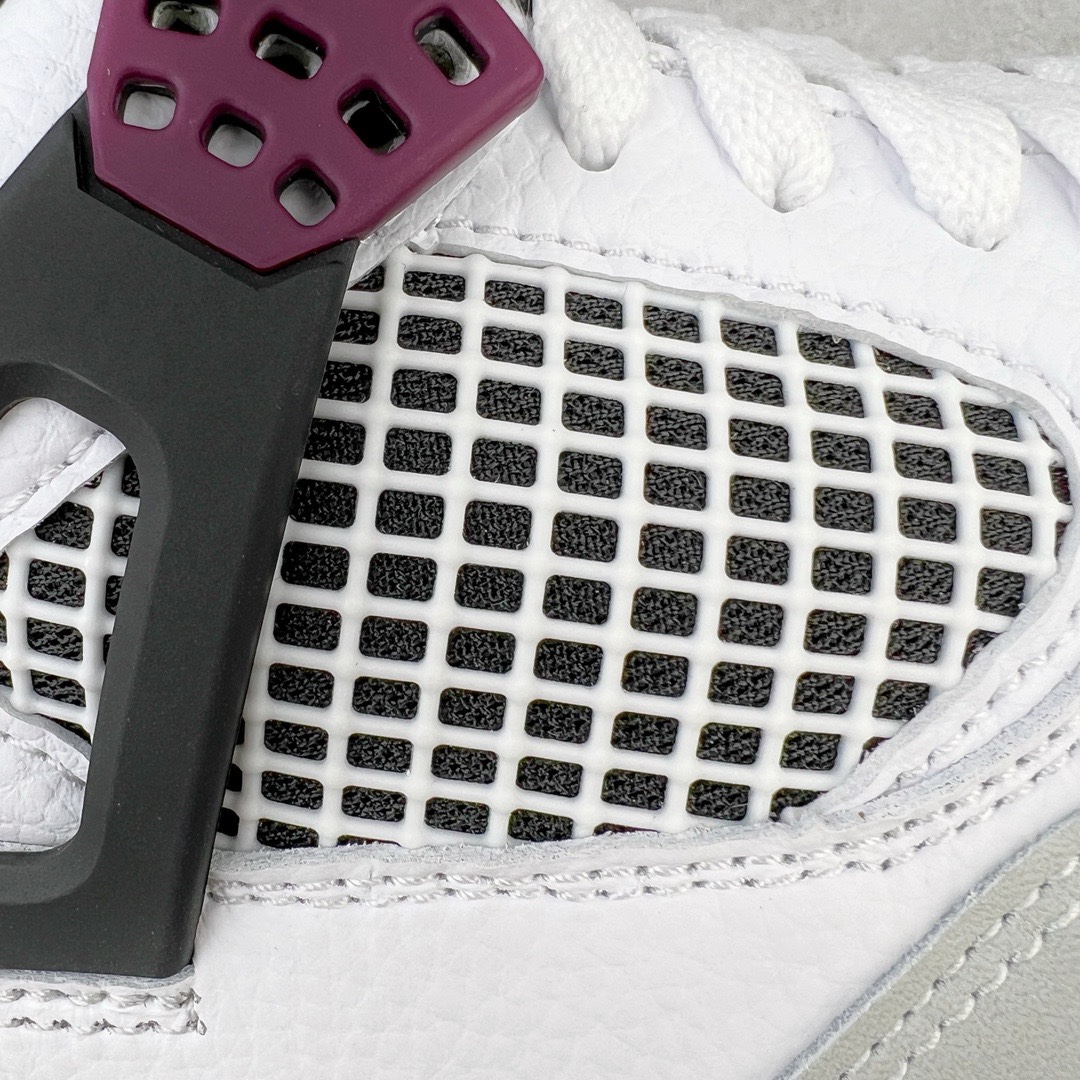 图片[13]-＃KZ神版福利回馈 Air Jordan AJ4 Retro PSG 大巴黎白紫 CZ5624-100 独家外贸特供尺码含 45.5 49.5 50.5 国内外口碑最好最推荐的产品 市场中端王者 亲自操刀耗时半年巨作 全套原纸板楦头开发 确保原汁原味 完美呈现四代版型 一比一鞋头弧度高度鞋身弧度 此版本只针对中端市场 皮料材质有所更替 其他数据细节工艺流程均保持一致 绝不口嗨 细节品控鞋型随意秒杀市面3XX 4XX 原厂TPU网格鞋带扣 正确内里网布 菱角分明不变形无多余毛边 柔软性质感一致于原鞋 市场唯一原厂鞋扣模具 背面可见隐藏注塑口 原厂织唛标 原厂飞人电绣工艺 尾指中部跳三针 独家绑鞋带手法 印刷中底布 四线拉帮 米色美纹纸贴合固定 进口港宝加持 后跟自然饱满 全鞋荧光划线卡点 追求极致完美 每一双都是工艺品 多重QC质检 超越公司货的品控标准 实实在在的免检产品 尺码：40 40.5 41 42 42.5 43 44 44.5 45 45.5 46 47.5 48.5 49.5 50.5-选品中心