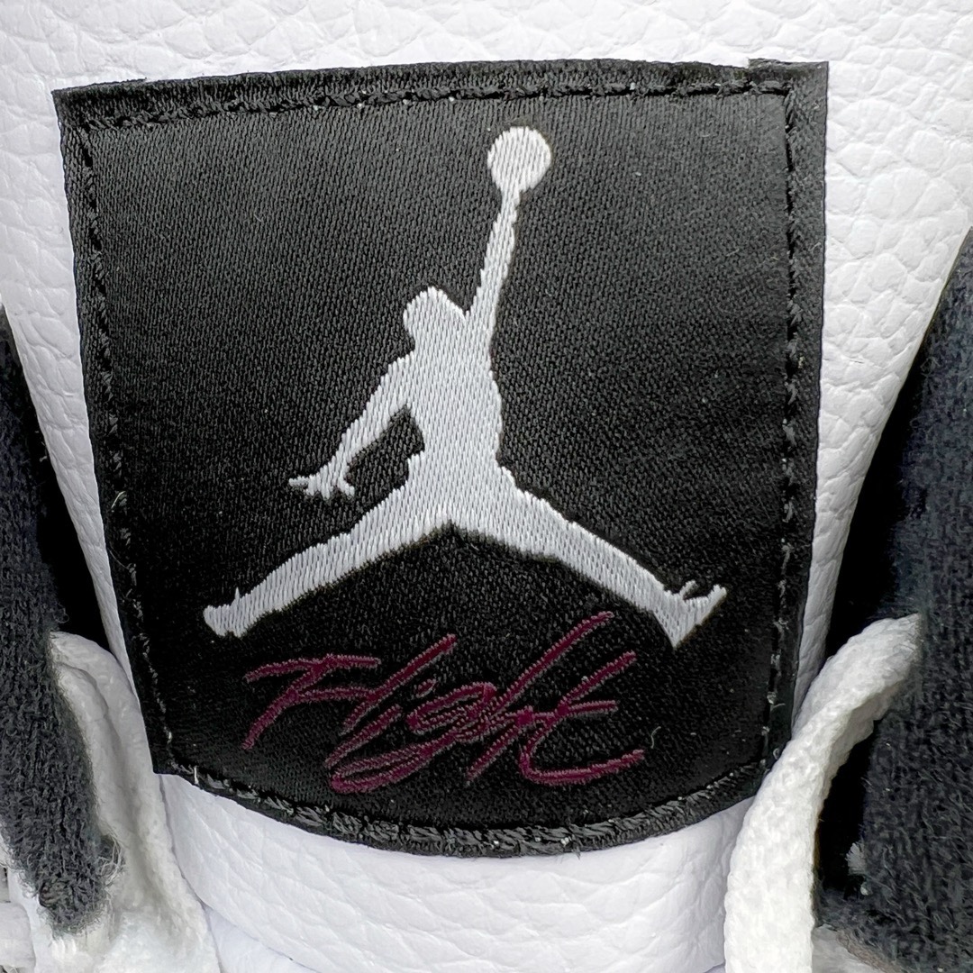 图片[11]-＃KZ神版福利回馈 Air Jordan AJ4 Retro PSG 大巴黎白紫 CZ5624-100 独家外贸特供尺码含 45.5 49.5 50.5 国内外口碑最好最推荐的产品 市场中端王者 亲自操刀耗时半年巨作 全套原纸板楦头开发 确保原汁原味 完美呈现四代版型 一比一鞋头弧度高度鞋身弧度 此版本只针对中端市场 皮料材质有所更替 其他数据细节工艺流程均保持一致 绝不口嗨 细节品控鞋型随意秒杀市面3XX 4XX 原厂TPU网格鞋带扣 正确内里网布 菱角分明不变形无多余毛边 柔软性质感一致于原鞋 市场唯一原厂鞋扣模具 背面可见隐藏注塑口 原厂织唛标 原厂飞人电绣工艺 尾指中部跳三针 独家绑鞋带手法 印刷中底布 四线拉帮 米色美纹纸贴合固定 进口港宝加持 后跟自然饱满 全鞋荧光划线卡点 追求极致完美 每一双都是工艺品 多重QC质检 超越公司货的品控标准 实实在在的免检产品 尺码：40 40.5 41 42 42.5 43 44 44.5 45 45.5 46 47.5 48.5 49.5 50.5-选品中心