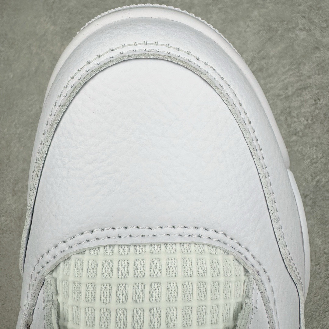 图片[11]-＃KZ神版福利回馈 Air Jordan AJ4 Retro 白红 CT8527-112 独家外贸特供尺码含 45.5 49.5 50.5 注意49.5 50.5码价格贵50元 国内外口碑最好最推荐的产品 市场中端王者 亲自操刀耗时半年巨作 全套原纸板楦头开发 确保原汁原味 完美呈现四代版型 一比一鞋头弧度高度鞋身弧度 此版本只针对中端市场 皮料材质有所更替 其他数据细节工艺流程均保持一致 绝不口嗨 细节品控鞋型随意秒杀市面3XX 4XX 原厂TPU网格鞋带扣 正确内里网布 菱角分明不变形无多余毛边 柔软性质感一致于原鞋 市场唯一原厂鞋扣模具 背面可见隐藏注塑口 原厂织唛标 原厂飞人电绣工艺 尾指中部跳三针 独家绑鞋带手法 印刷中底布 四线拉帮 米色美纹纸贴合固定 进口港宝加持 后跟自然饱满 全鞋荧光划线卡点 追求极致完美 每一双都是工艺品 多重QC质检 超越公司货的品控标准 实实在在的免检产品 尺码：40 40.5 41 42 42.5 43 44 44.5 45 45.5 46 47.5 48.5 49.5 50.5-选品中心