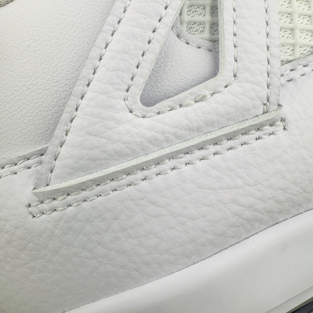 图片[11]-＃KZ神版福利回馈 Air Jordan AJ4 Retro 白紫 CT8527-115 独家外贸特供尺码含 45.5 49.5 50.5 国内外口碑最好最推荐的产品 市场中端王者 亲自操刀耗时半年巨作 全套原纸板楦头开发 确保原汁原味 完美呈现四代版型 一比一鞋头弧度高度鞋身弧度 此版本只针对中端市场 皮料材质有所更替 其他数据细节工艺流程均保持一致 绝不口嗨 细节品控鞋型随意秒杀市面3XX 4XX 原厂TPU网格鞋带扣 正确内里网布 菱角分明不变形无多余毛边 柔软性质感一致于原鞋 市场唯一原厂鞋扣模具 背面可见隐藏注塑口 原厂织唛标 原厂飞人电绣工艺 尾指中部跳三针 独家绑鞋带手法 印刷中底布 四线拉帮 米色美纹纸贴合固定 进口港宝加持 后跟自然饱满 全鞋荧光划线卡点 追求极致完美 每一双都是工艺品 多重QC质检 超越公司货的品控标准 实实在在的免检产品 尺码：40 40.5 41 42 42.5 43 44 44.5 45 45.5 46 47.5 48.5 49.5 50.5-选品中心