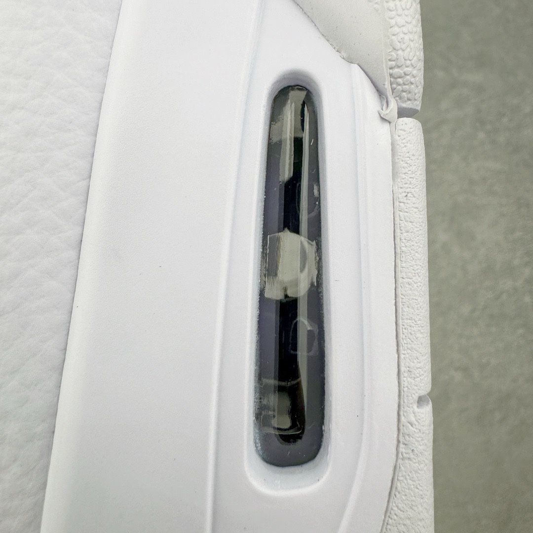 图片[12]-＃KZ神版福利回馈 Air Jordan AJ4 Retro 白紫 CT8527-115 独家外贸特供尺码含 45.5 49.5 50.5 国内外口碑最好最推荐的产品 市场中端王者 亲自操刀耗时半年巨作 全套原纸板楦头开发 确保原汁原味 完美呈现四代版型 一比一鞋头弧度高度鞋身弧度 此版本只针对中端市场 皮料材质有所更替 其他数据细节工艺流程均保持一致 绝不口嗨 细节品控鞋型随意秒杀市面3XX 4XX 原厂TPU网格鞋带扣 正确内里网布 菱角分明不变形无多余毛边 柔软性质感一致于原鞋 市场唯一原厂鞋扣模具 背面可见隐藏注塑口 原厂织唛标 原厂飞人电绣工艺 尾指中部跳三针 独家绑鞋带手法 印刷中底布 四线拉帮 米色美纹纸贴合固定 进口港宝加持 后跟自然饱满 全鞋荧光划线卡点 追求极致完美 每一双都是工艺品 多重QC质检 超越公司货的品控标准 实实在在的免检产品 尺码：40 40.5 41 42 42.5 43 44 44.5 45 45.5 46 47.5 48.5 49.5 50.5-选品中心