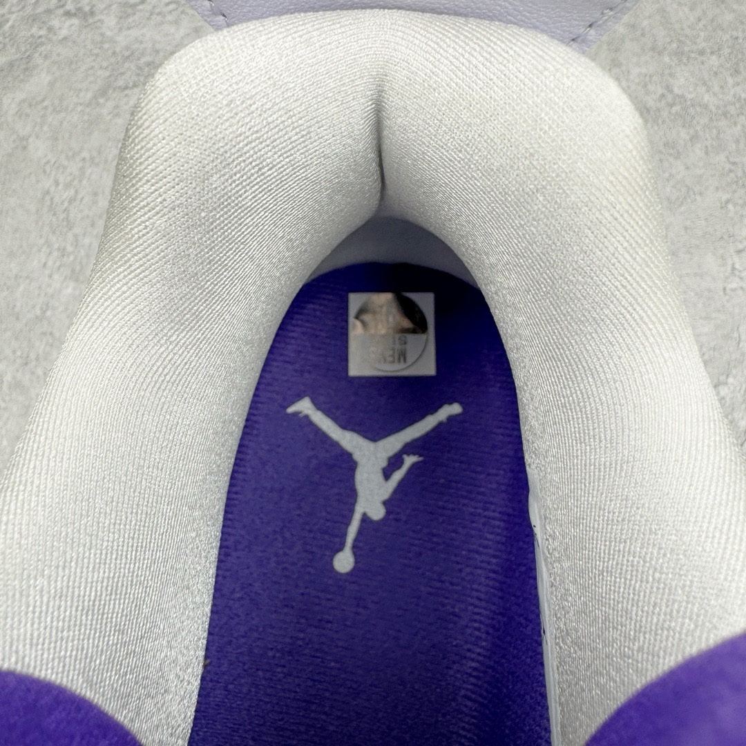 图片[16]-＃KZ神版福利回馈 Air Jordan AJ4 Retro 白紫 CT8527-115 独家外贸特供尺码含 45.5 49.5 50.5 国内外口碑最好最推荐的产品 市场中端王者 亲自操刀耗时半年巨作 全套原纸板楦头开发 确保原汁原味 完美呈现四代版型 一比一鞋头弧度高度鞋身弧度 此版本只针对中端市场 皮料材质有所更替 其他数据细节工艺流程均保持一致 绝不口嗨 细节品控鞋型随意秒杀市面3XX 4XX 原厂TPU网格鞋带扣 正确内里网布 菱角分明不变形无多余毛边 柔软性质感一致于原鞋 市场唯一原厂鞋扣模具 背面可见隐藏注塑口 原厂织唛标 原厂飞人电绣工艺 尾指中部跳三针 独家绑鞋带手法 印刷中底布 四线拉帮 米色美纹纸贴合固定 进口港宝加持 后跟自然饱满 全鞋荧光划线卡点 追求极致完美 每一双都是工艺品 多重QC质检 超越公司货的品控标准 实实在在的免检产品 尺码：40 40.5 41 42 42.5 43 44 44.5 45 45.5 46 47.5 48.5 49.5 50.5-选品中心