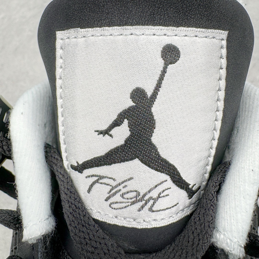 图片[13]-＃KZ神版福利回馈 Air Jordan AJ4 Retro 恐惧奥利奥 626969-030 独家外贸特供尺码含 45.5 49.5 50.5 国内外口碑最好最推荐的产品 市场中端王者 亲自操刀耗时半年巨作 全套原纸板楦头开发 确保原汁原味 完美呈现四代版型 一比一鞋头弧度高度鞋身弧度 此版本只针对中端市场 皮料材质有所更替 其他数据细节工艺流程均保持一致 绝不口嗨 细节品控鞋型随意秒杀市面3XX 4XX 原厂TPU网格鞋带扣 正确内里网布 菱角分明不变形无多余毛边 柔软性质感一致于原鞋 市场唯一原厂鞋扣模具 背面可见隐藏注塑口 原厂织唛标 原厂飞人电绣工艺 尾指中部跳三针 独家绑鞋带手法 印刷中底布 四线拉帮 米色美纹纸贴合固定 进口港宝加持 后跟自然饱满 全鞋荧光划线卡点 追求极致完美 每一双都是工艺品 多重QC质检 超越公司货的品控标准 实实在在的免检产品 尺码：40 40.5 41 42 42.5 43 44 44.5 45 45.5 46 47.5 48.5 49.5 50.5-选品中心