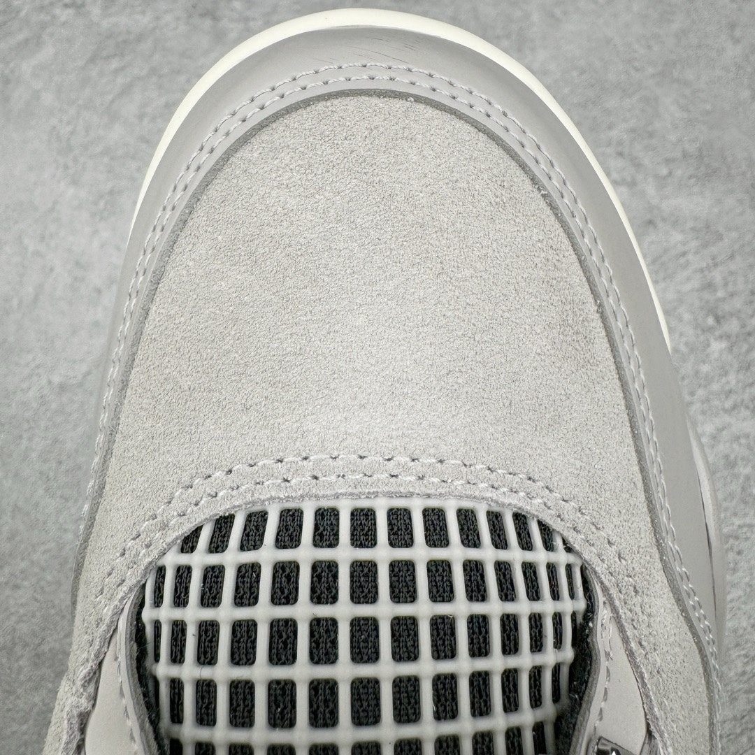 图片[11]-＃KZ神版 Air Jordan AJ4 Retro 电镀银 AQ9129-001 独家外贸特供尺码含 45.5 49.5 50.5 国内外口碑最好最推荐的产品 市场中端王者 亲自操刀耗时半年巨作 全套原纸板楦头开发 确保原汁原味 完美呈现四代版型 一比一鞋头弧度高度鞋身弧度 此版本只针对中端市场 皮料材质有所更替 其他数据细节工艺流程均保持一致 绝不口嗨 细节品控鞋型随意秒杀市面3XX 4XX 原厂TPU网格鞋带扣 正确内里网布 菱角分明不变形无多余毛边 柔软性质感一致于原鞋 市场唯一原厂鞋扣模具 背面可见隐藏注塑口 原厂织唛标 原厂飞人电绣工艺 尾指中部跳三针 独家绑鞋带手法 印刷中底布 四线拉帮 米色美纹纸贴合固定 进口港宝加持 后跟自然饱满 全鞋荧光划线卡点 追求极致完美 每一双都是工艺品 多重QC质检 超越公司货的品控标准 实实在在的免检产品 尺码：40 40.5 41 42 42.5 43 44 44.5 45 45.5 46 47.5 48.5 49.5 50.5-选品中心