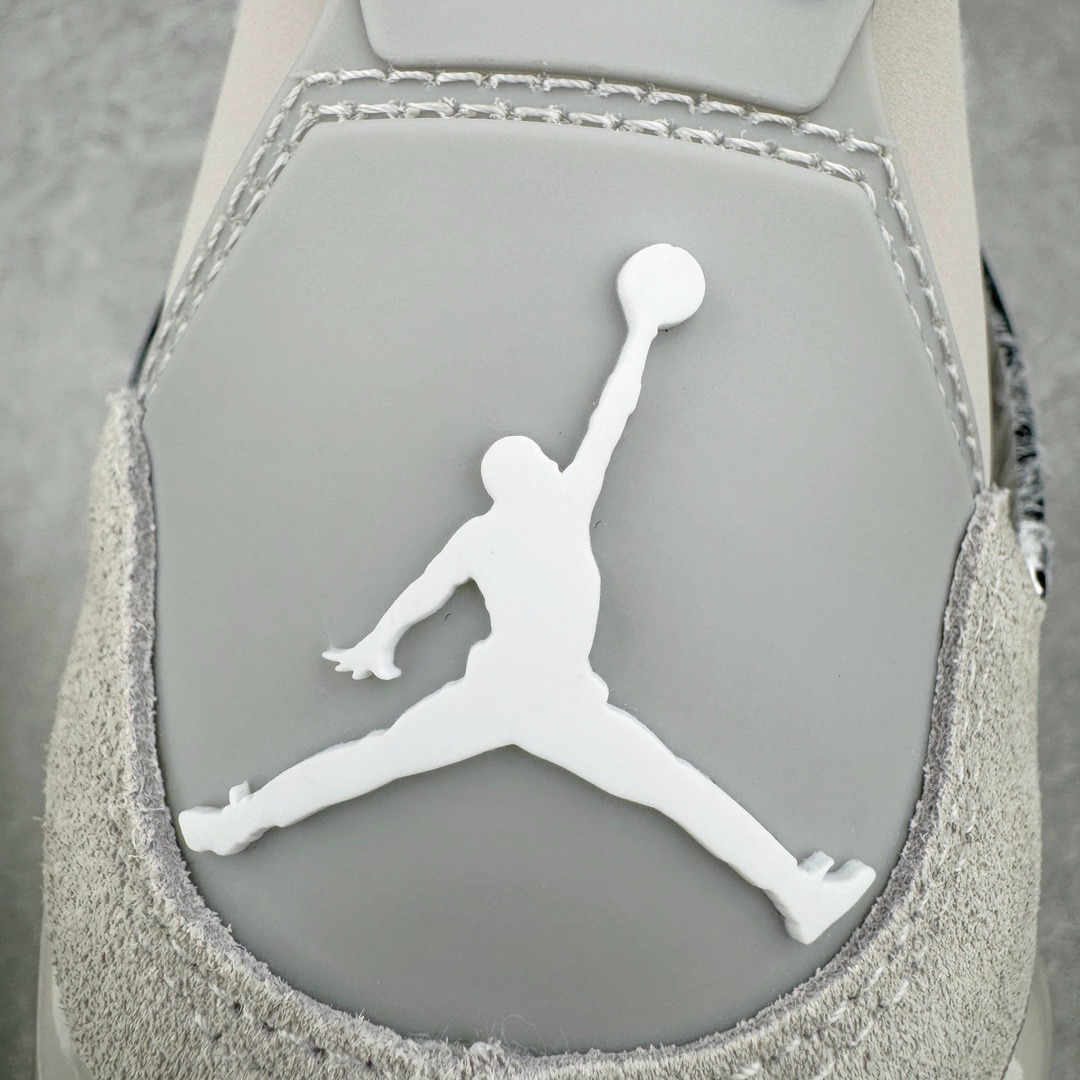 图片[16]-＃KZ神版 Air Jordan AJ4 Retro 电镀银 AQ9129-001 独家外贸特供尺码含 45.5 49.5 50.5 国内外口碑最好最推荐的产品 市场中端王者 亲自操刀耗时半年巨作 全套原纸板楦头开发 确保原汁原味 完美呈现四代版型 一比一鞋头弧度高度鞋身弧度 此版本只针对中端市场 皮料材质有所更替 其他数据细节工艺流程均保持一致 绝不口嗨 细节品控鞋型随意秒杀市面3XX 4XX 原厂TPU网格鞋带扣 正确内里网布 菱角分明不变形无多余毛边 柔软性质感一致于原鞋 市场唯一原厂鞋扣模具 背面可见隐藏注塑口 原厂织唛标 原厂飞人电绣工艺 尾指中部跳三针 独家绑鞋带手法 印刷中底布 四线拉帮 米色美纹纸贴合固定 进口港宝加持 后跟自然饱满 全鞋荧光划线卡点 追求极致完美 每一双都是工艺品 多重QC质检 超越公司货的品控标准 实实在在的免检产品 尺码：40 40.5 41 42 42.5 43 44 44.5 45 45.5 46 47.5 48.5 49.5 50.5-选品中心