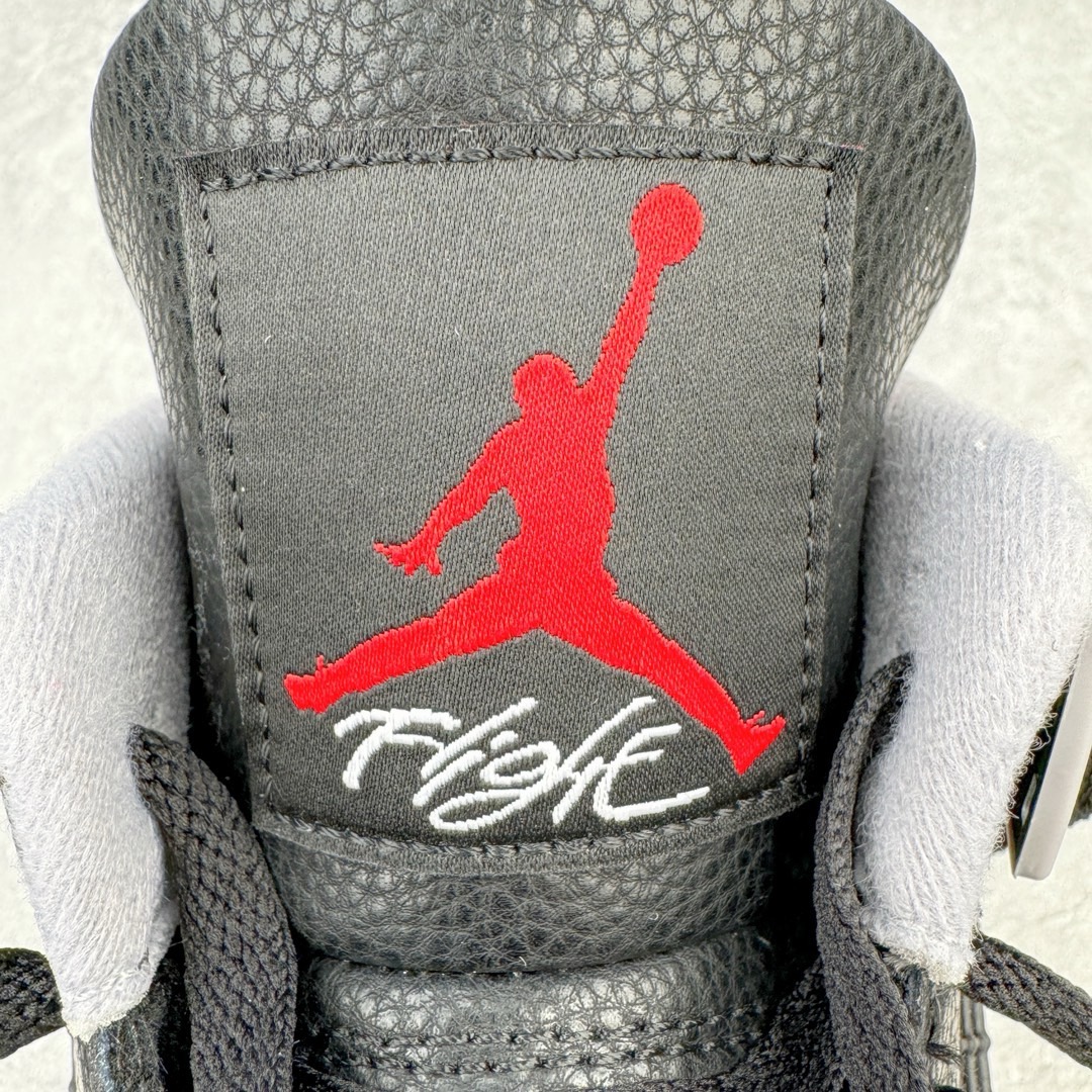 图片[13]-＃KZ神版 Air Jordan AJ4 \\\”Bred Reimagined\\\” 黑红2024 FV5029-006 独家外贸特供尺码含 45.5 49.5 50.5 国内外口碑最好最推荐的产品 市场中端王者 亲自操刀耗时半年巨作 全套原纸板楦头开发 确保原汁原味 完美呈现四代版型 一比一鞋头弧度高度鞋身弧度 此版本只针对中端市场 皮料材质有所更替 其他数据细节工艺流程均保持一致 绝不口嗨 细节品控鞋型随意秒杀市面3XX 4XX 原厂TPU网格鞋带扣 正确内里网布 菱角分明不变形无多余毛边 柔软性质感一致于原鞋 市场唯一原厂鞋扣模具 背面可见隐藏注塑口 原厂织唛标 原厂飞人电绣工艺 尾指中部跳三针 独家绑鞋带手法 印刷中底布 四线拉帮 米色美纹纸贴合固定 进口港宝加持 后跟自然饱满 全鞋荧光划线卡点 追求极致完美 每一双都是工艺品 多重QC质检 超越公司货的品控标准 实实在在的免检产品 尺码：40 40.5 41 42 42.5 43 44 44.5 45 45.5 46 47.5 48.5 49.5 50.5-选品中心