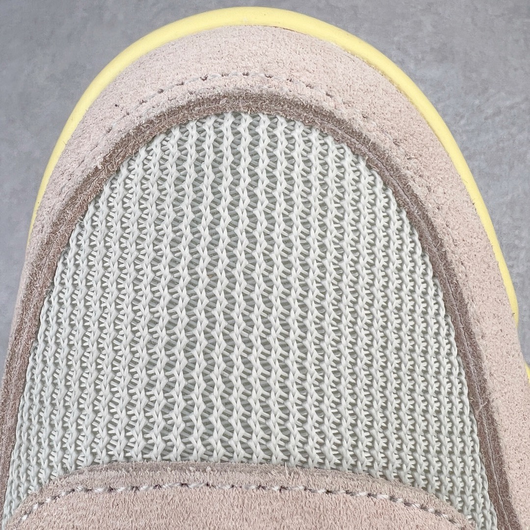 图片[11]-＃KZ神版 Union LA x Air Jordan AJ4 Retro SP\\\”Off Noir\\\” UN联名粉红蓝 DC9533-800 独家外贸特供尺码含 45.5 49.5 50.5 国内外口碑最好最推荐的产品 市场中端王者 亲自操刀耗时半年巨作 全套原纸板楦头开发 确保原汁原味 完美呈现四代版型 一比一鞋头弧度高度鞋身弧度 此版本只针对中端市场 皮料材质有所更替 其他数据细节工艺流程均保持一致 绝不口嗨 细节品控鞋型随意秒杀市面3XX 4XX 原厂TPU网格鞋带扣 正确内里网布 菱角分明不变形无多余毛边 柔软性质感一致于原鞋 市场唯一原厂鞋扣模具 背面可见隐藏注塑口 原厂织唛标 原厂飞人电绣工艺 尾指中部跳三针 独家绑鞋带手法 印刷中底布 四线拉帮 米色美纹纸贴合固定 进口港宝加持 后跟自然饱满 全鞋荧光划线卡点 追求极致完美 每一双都是工艺品 多重QC质检 超越公司货的品控标准 实实在在的免检产品 尺码：40 40.5 41 42 42.5 43 44 44.5 45 45.5 46 47.5 48.5 49.5 50.5-选品中心