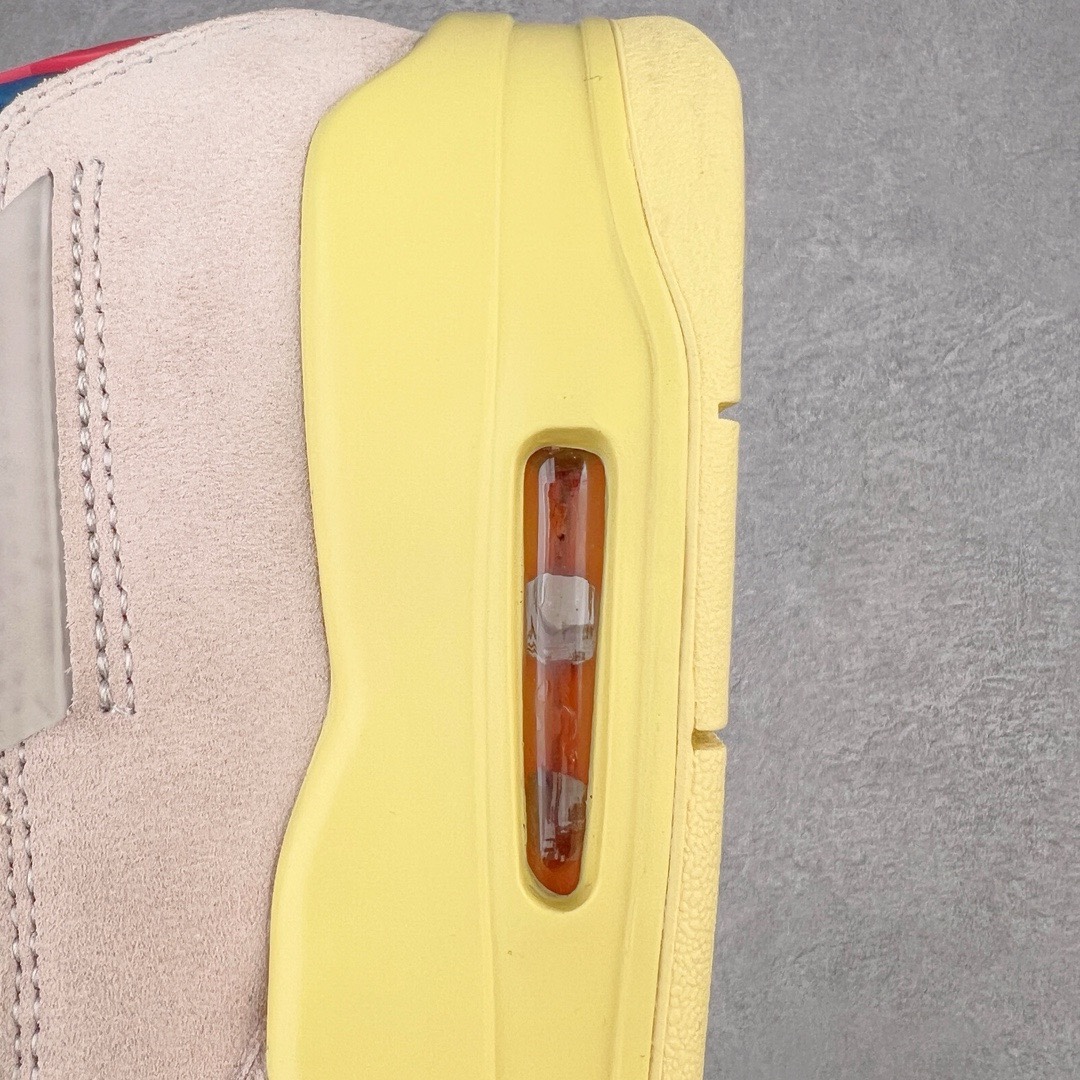 图片[13]-＃KZ神版 Union LA x Air Jordan AJ4 Retro SP\\\”Off Noir\\\” UN联名粉红蓝 DC9533-800 独家外贸特供尺码含 45.5 49.5 50.5 国内外口碑最好最推荐的产品 市场中端王者 亲自操刀耗时半年巨作 全套原纸板楦头开发 确保原汁原味 完美呈现四代版型 一比一鞋头弧度高度鞋身弧度 此版本只针对中端市场 皮料材质有所更替 其他数据细节工艺流程均保持一致 绝不口嗨 细节品控鞋型随意秒杀市面3XX 4XX 原厂TPU网格鞋带扣 正确内里网布 菱角分明不变形无多余毛边 柔软性质感一致于原鞋 市场唯一原厂鞋扣模具 背面可见隐藏注塑口 原厂织唛标 原厂飞人电绣工艺 尾指中部跳三针 独家绑鞋带手法 印刷中底布 四线拉帮 米色美纹纸贴合固定 进口港宝加持 后跟自然饱满 全鞋荧光划线卡点 追求极致完美 每一双都是工艺品 多重QC质检 超越公司货的品控标准 实实在在的免检产品 尺码：40 40.5 41 42 42.5 43 44 44.5 45 45.5 46 47.5 48.5 49.5 50.5-选品中心