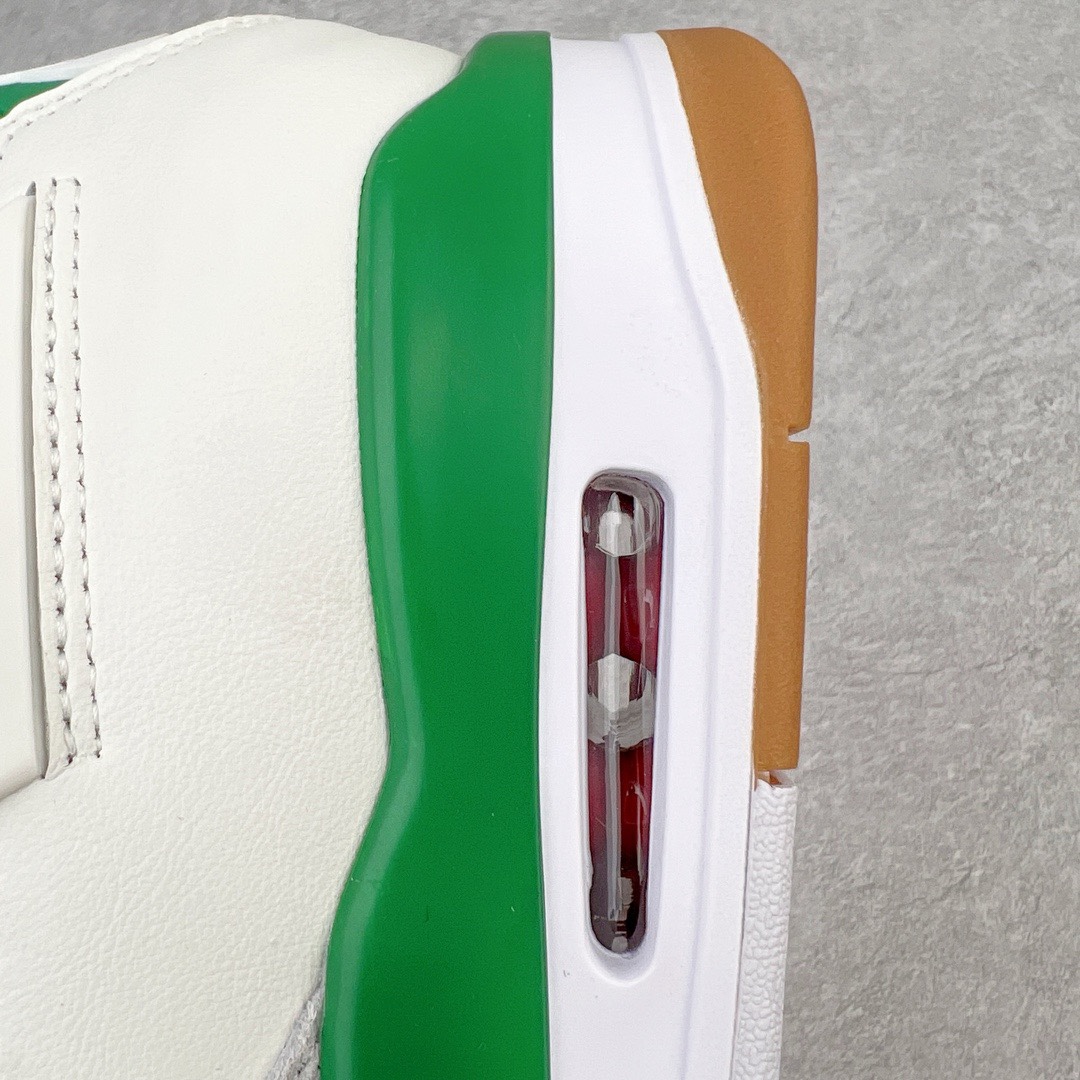 图片[14]-＃KZ神版 NK SB x Air Jordan AJ4 联名绿松石 白绿 DR5415-103 重点区分市面 唯一正确细节 后跟饰片中心位置有合模线 超弹硅胶材质 内层不织布补强 补强为硅胶提供更强耐久性 避免断裂 独家外贸特供尺码含 45.5 49.5 50.5 国内外口碑最好最推荐的产品 市场中端王者 亲自操刀耗时半年巨作 全套原纸板楦头开发 确保原汁原味 完美呈现四代版型 一比一鞋头弧度高度鞋身弧度 此版本只针对中端市场 皮料材质有所更替 其他数据细节工艺流程均保持一致 绝不口嗨 细节品控鞋型随意秒杀市面3XX 4XX 原厂TPU网格鞋带扣 正确内里网布 菱角分明不变形无多余毛边 柔软性质感一致于原鞋 市场唯一原厂鞋扣模具 背面可见隐藏注塑口 原厂织唛标 原厂飞人电绣工艺 尾指中部跳三针 独家绑鞋带手法 印刷中底布 四线拉帮 米色美纹纸贴合固定 进口港宝加持 后跟自然饱满 全鞋荧光划线卡点 追求极致完美 每一双都是工艺品 多重QC质检 超越公司货的品控标准 实实在在的免检产品 尺码：40 40.5 41 42 42.5 43 44 44.5 45 45.5 46 47.5 48.5 49.5 50.5-选品中心