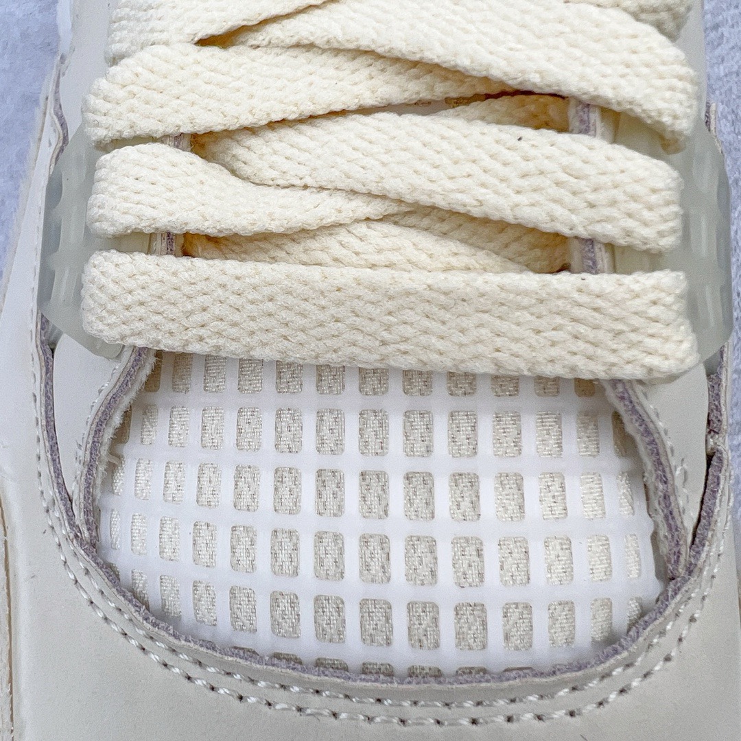 图片[14]-＃KZ神版 Off-White™ x Air Jordan AJ4 Retro\\\”Cream/Sail\\\” OW联名白帆 CV9388-100 独家外贸特供尺码含 45.5 49.5 50.5 国内外口碑最好最推荐的产品 市场中端王者 亲自操刀耗时半年巨作 全套原纸板楦头开发 确保原汁原味 完美呈现四代版型 一比一鞋头弧度高度鞋身弧度 此版本只针对中端市场 皮料材质有所更替 其他数据细节工艺流程均保持一致 绝不口嗨 细节品控鞋型随意秒杀市面3XX 4XX 原厂TPU网格鞋带扣 正确内里网布 菱角分明不变形无多余毛边 柔软性质感一致于原鞋 市场唯一原厂鞋扣模具 背面可见隐藏注塑口 原厂织唛标 原厂飞人电绣工艺 尾指中部跳三针 独家绑鞋带手法 印刷中底布 四线拉帮 米色美纹纸贴合固定 进口港宝加持 后跟自然饱满 全鞋荧光划线卡点 追求极致完美 每一双都是工艺品 多重QC质检 超越公司货的品控标准 实实在在的免检产品 尺码：40 40.5 41 42 42.5 43 44 44.5 45 45.5 46 47.5 48.5 49.5 50.5-选品中心