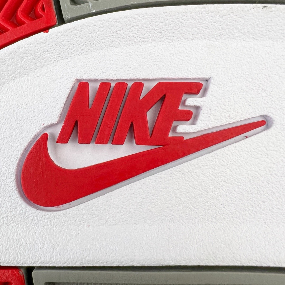 图片[15]-＃KZ神版福利回馈 Air Jordan AJ4 Retro 红蓝鸳鸯 CI1184-146 独家外贸特供尺码含 45.5 49.5 50.5 国内外口碑最好最推荐的产品 市场中端王者 亲自操刀耗时半年巨作 全套原纸板楦头开发 确保原汁原味 完美呈现四代版型 一比一鞋头弧度高度鞋身弧度 此版本只针对中端市场 皮料材质有所更替 其他数据细节工艺流程均保持一致 绝不口嗨 细节品控鞋型随意秒杀市面3XX 4XX 原厂TPU网格鞋带扣 正确内里网布 菱角分明不变形无多余毛边 柔软性质感一致于原鞋 市场唯一原厂鞋扣模具 背面可见隐藏注塑口 原厂织唛标 原厂飞人电绣工艺 尾指中部跳三针 独家绑鞋带手法 印刷中底布 四线拉帮 米色美纹纸贴合固定 进口港宝加持 后跟自然饱满 全鞋荧光划线卡点 追求极致完美 每一双都是工艺品 多重QC质检 超越公司货的品控标准 实实在在的免检产品 尺码：40 40.5 41 42 42.5 43 44 44.5 45 45.5 46 47.5 48.5 49.5 50.5-选品中心