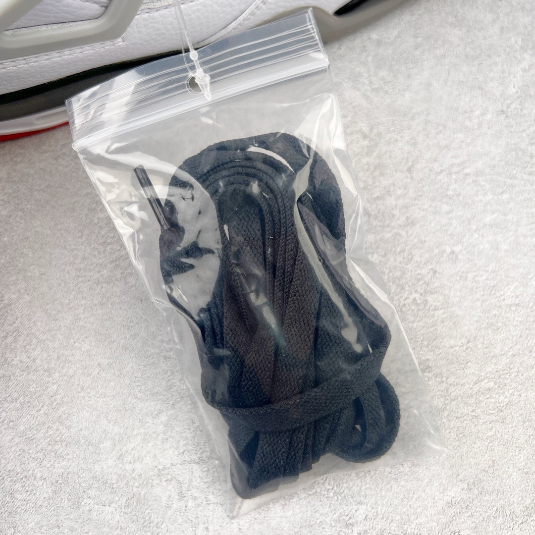 图片[18]-＃KZ神版福利回馈 Air Jordan AJ4 Retro 红蓝鸳鸯 CI1184-146 独家外贸特供尺码含 45.5 49.5 50.5 国内外口碑最好最推荐的产品 市场中端王者 亲自操刀耗时半年巨作 全套原纸板楦头开发 确保原汁原味 完美呈现四代版型 一比一鞋头弧度高度鞋身弧度 此版本只针对中端市场 皮料材质有所更替 其他数据细节工艺流程均保持一致 绝不口嗨 细节品控鞋型随意秒杀市面3XX 4XX 原厂TPU网格鞋带扣 正确内里网布 菱角分明不变形无多余毛边 柔软性质感一致于原鞋 市场唯一原厂鞋扣模具 背面可见隐藏注塑口 原厂织唛标 原厂飞人电绣工艺 尾指中部跳三针 独家绑鞋带手法 印刷中底布 四线拉帮 米色美纹纸贴合固定 进口港宝加持 后跟自然饱满 全鞋荧光划线卡点 追求极致完美 每一双都是工艺品 多重QC质检 超越公司货的品控标准 实实在在的免检产品 尺码：40 40.5 41 42 42.5 43 44 44.5 45 45.5 46 47.5 48.5 49.5 50.5-选品中心