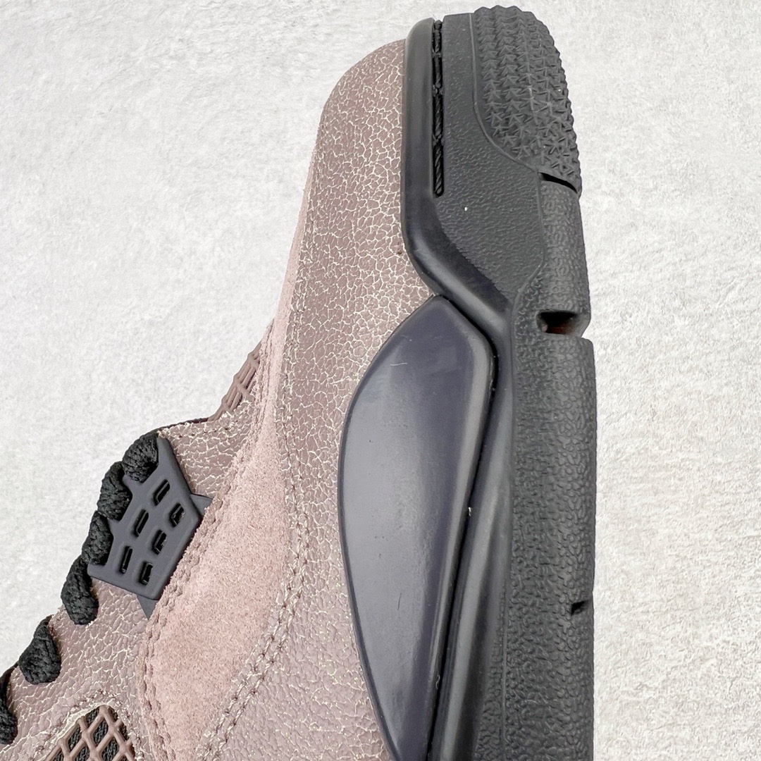 图片[14]-＃KZ神版 Air Jordan AJ4 Retro 黑棕摩卡 DB0732-200 独家外贸特供尺码含 45.5 49.5 50.5 国内外口碑最好最推荐的产品 市场中端王者 亲自操刀耗时半年巨作 全套原纸板楦头开发 确保原汁原味 完美呈现四代版型 一比一鞋头弧度高度鞋身弧度 此版本只针对中端市场 皮料材质有所更替 其他数据细节工艺流程均保持一致 绝不口嗨 细节品控鞋型随意秒杀市面3XX 4XX 原厂TPU网格鞋带扣 正确内里网布 菱角分明不变形无多余毛边 柔软性质感一致于原鞋 市场唯一原厂鞋扣模具 背面可见隐藏注塑口 原厂织唛标 原厂飞人电绣工艺 尾指中部跳三针 独家绑鞋带手法 印刷中底布 四线拉帮 米色美纹纸贴合固定 进口港宝加持 后跟自然饱满 全鞋荧光划线卡点 追求极致完美 每一双都是工艺品 多重QC质检 超越公司货的品控标准 实实在在的免检产品 尺码：40 40.5 41 42 42.5 43 44 44.5 45 45.5 46 47.5 48.5 49.5 50.5-选品中心